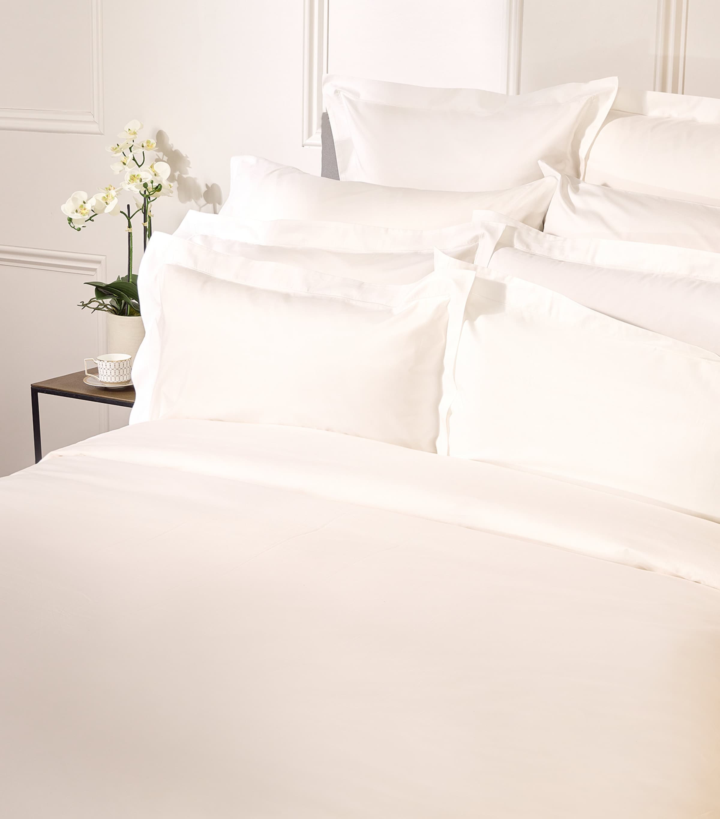 Harrods of London Chester King Fitted Sheet (150cm x 200cm) White Image 3