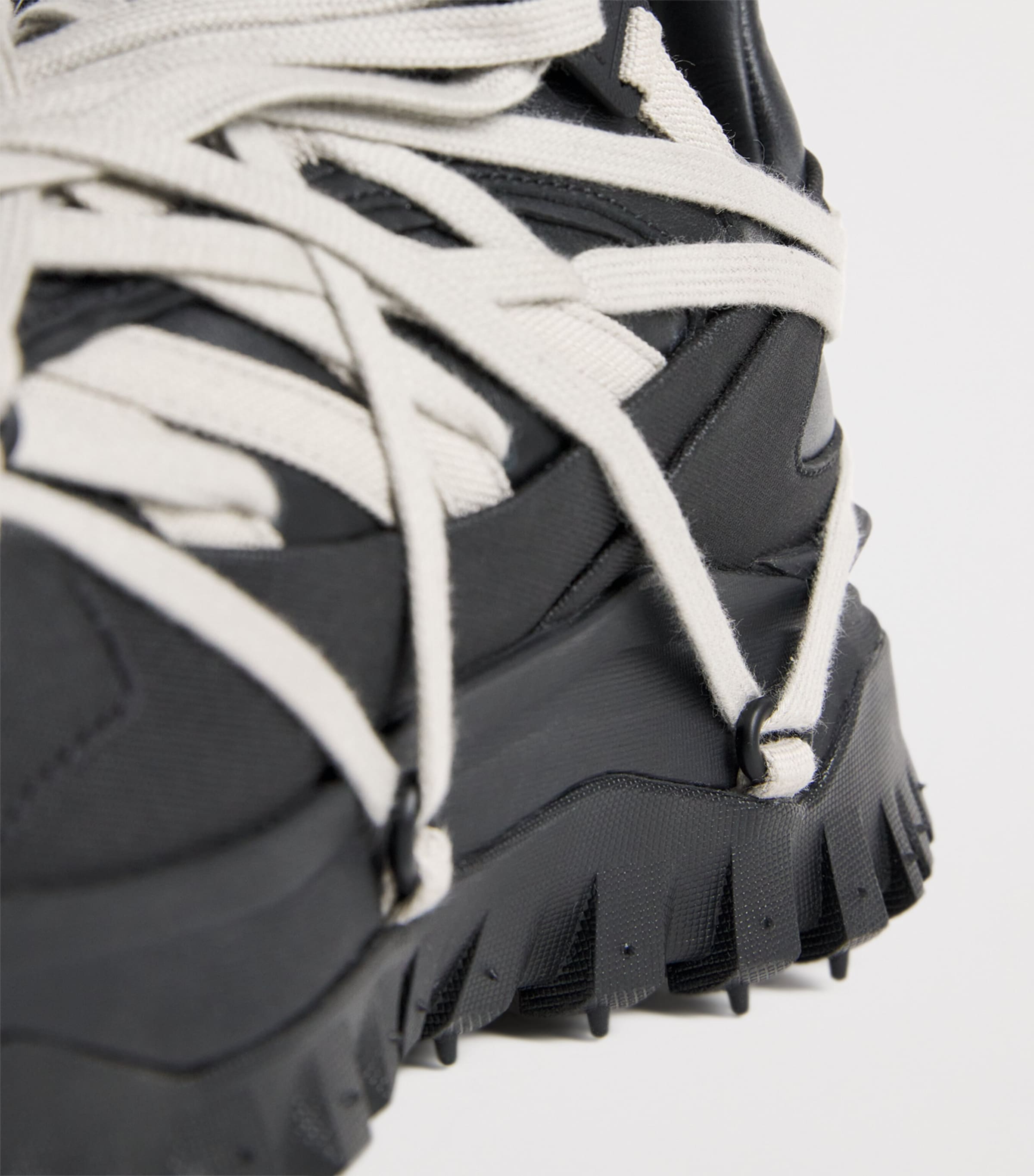 x Moncler Trail Grip Megalace Sneakers 999 - BLACK Image 7
