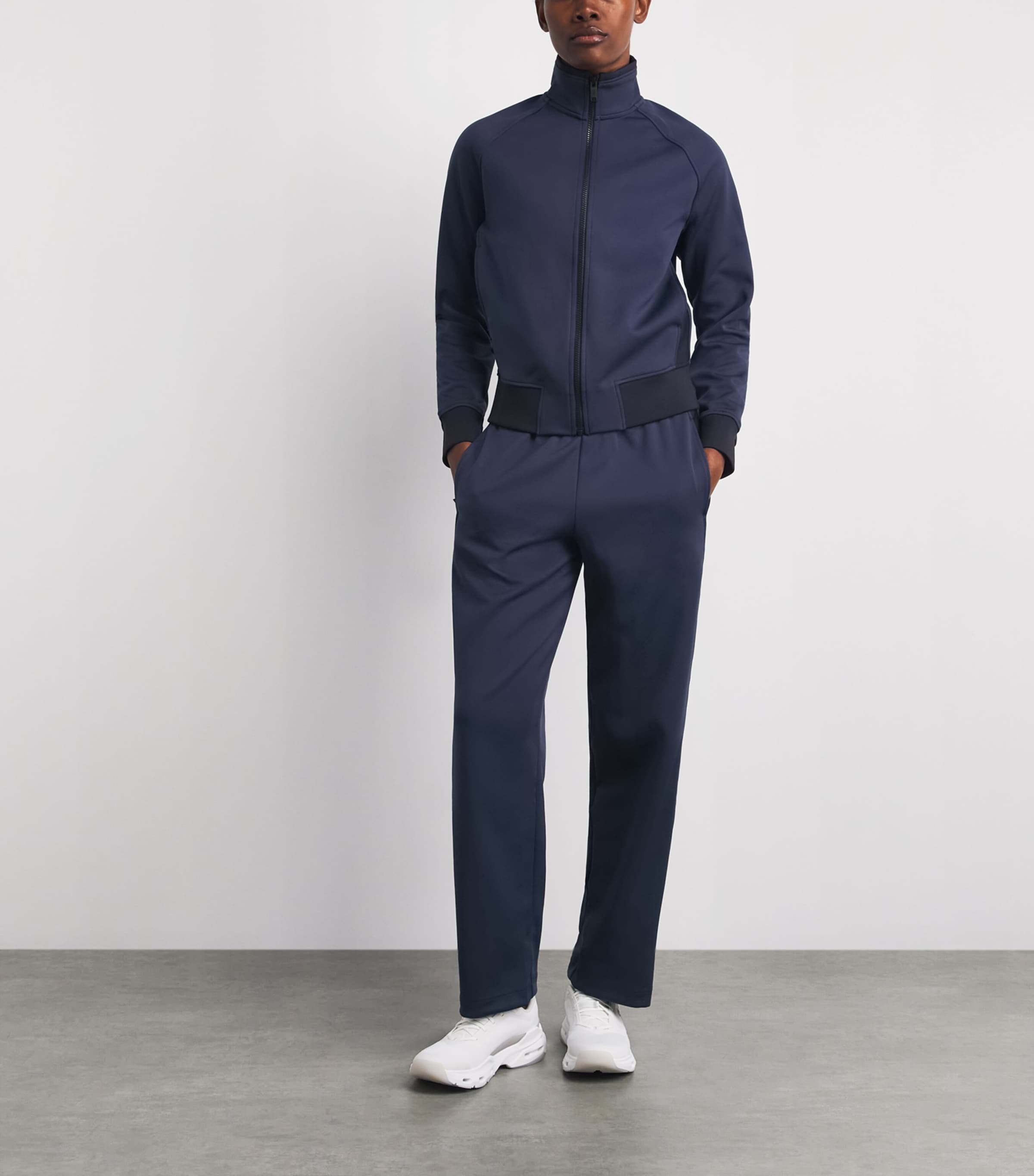 On Womens Courtside Sweatpants Dark Blue Image 2