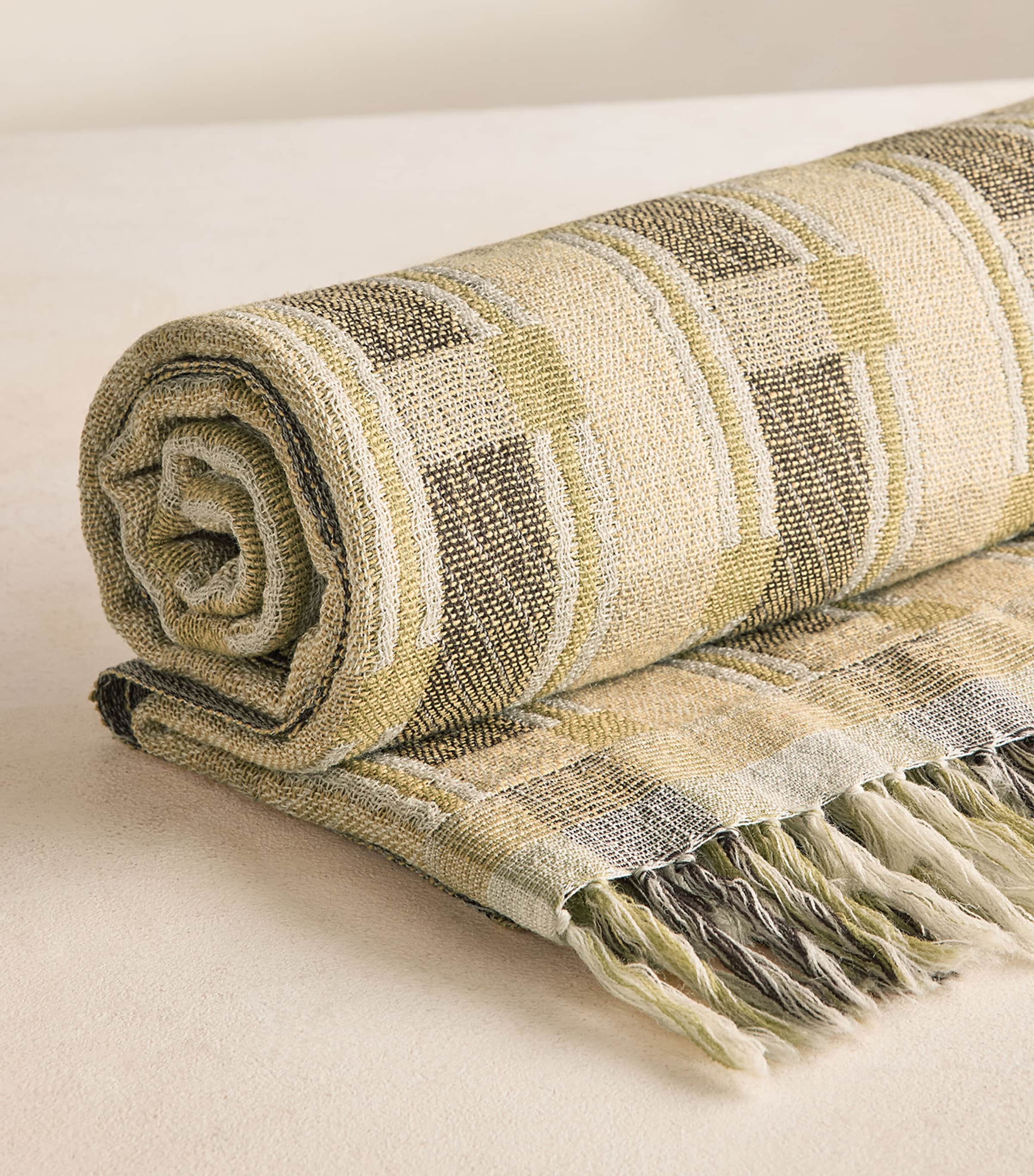 Soho Home Wool-Silk Bordain Throw (140cm x 200cm) Natural Image 2