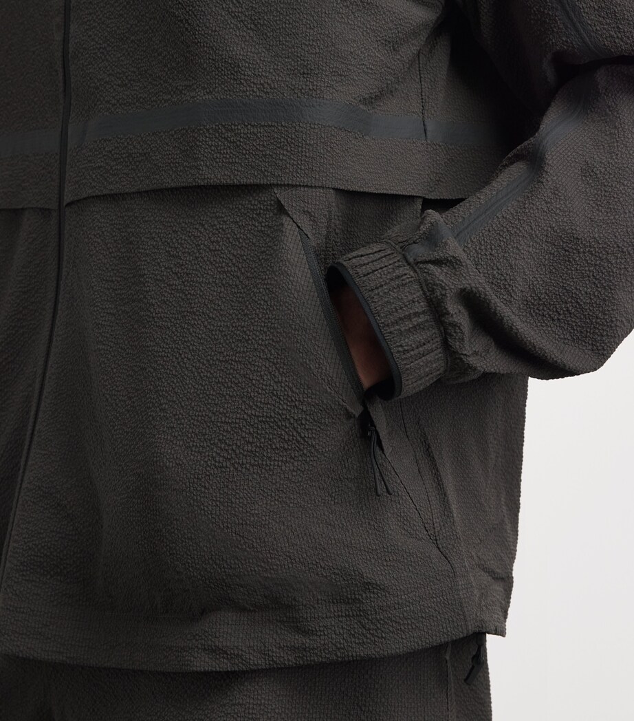 On Mens Performance Volt Jacket Espresso Image 3