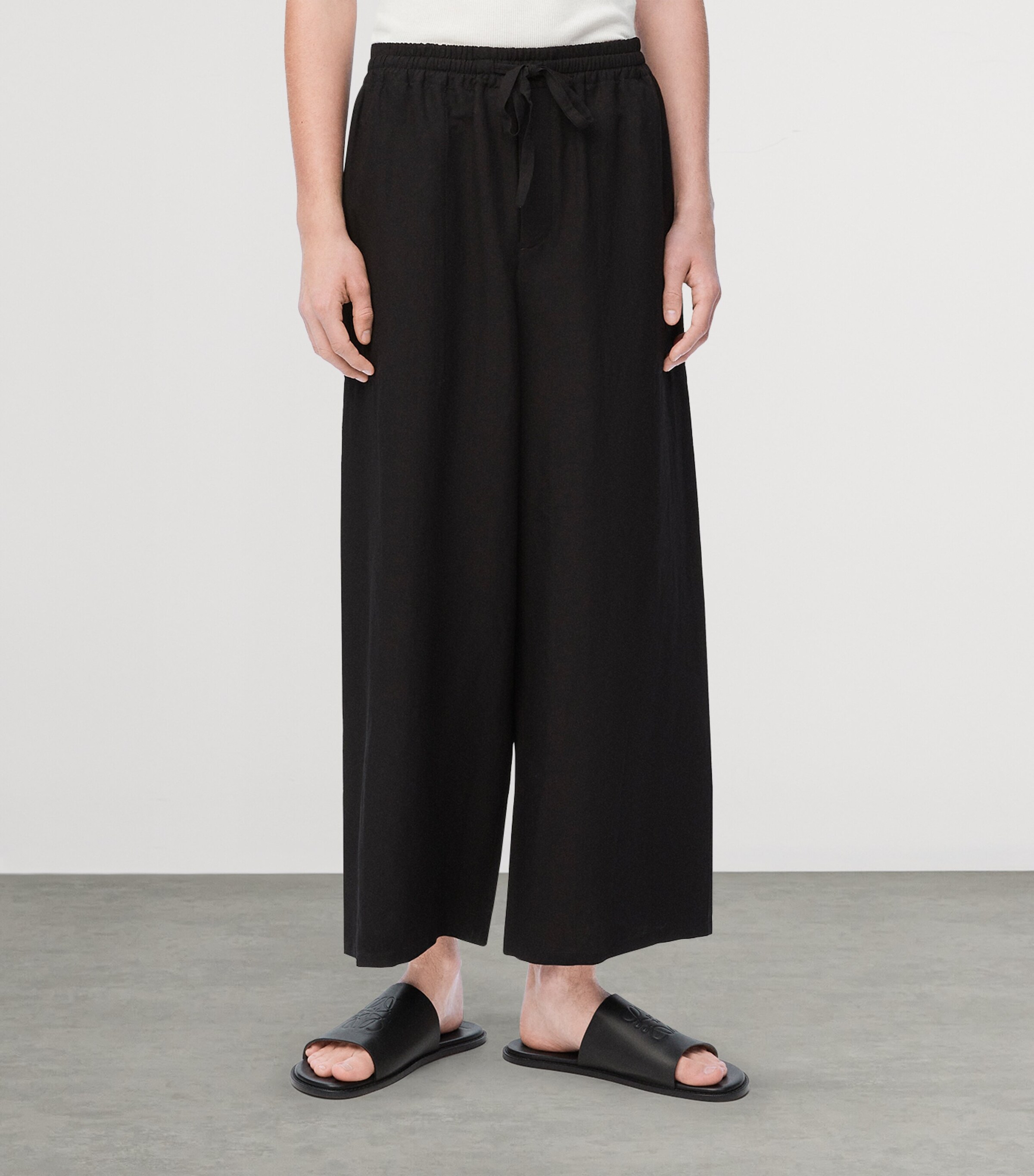 LOEWE Mens x Paula's Ibiza Cropped Wide-Leg Trousers Black Image 3