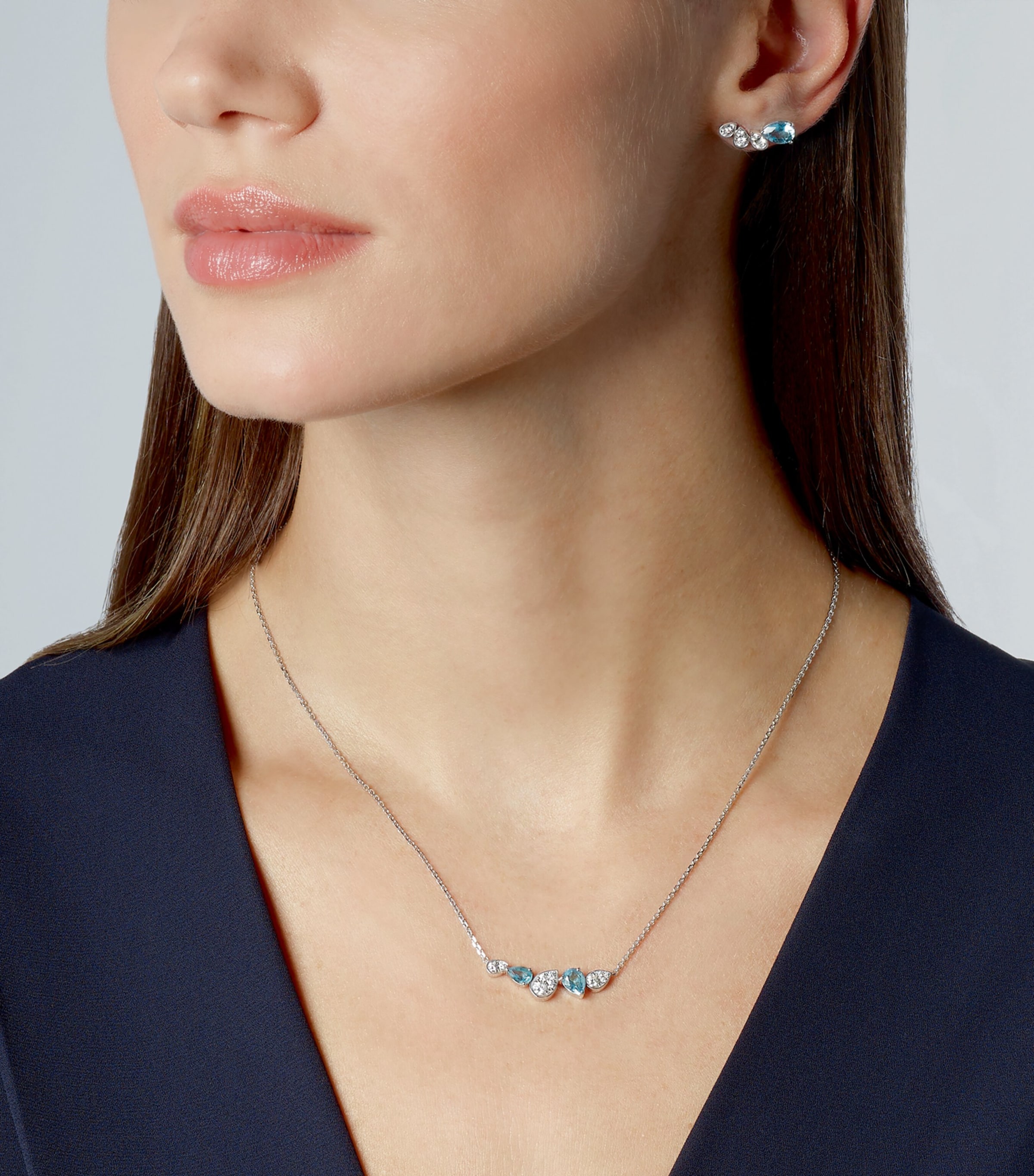 Chaumet White Gold, Diamond and Aquamarine Joséphine Ronde d'Aigrettes Earrings White Gold Image 2