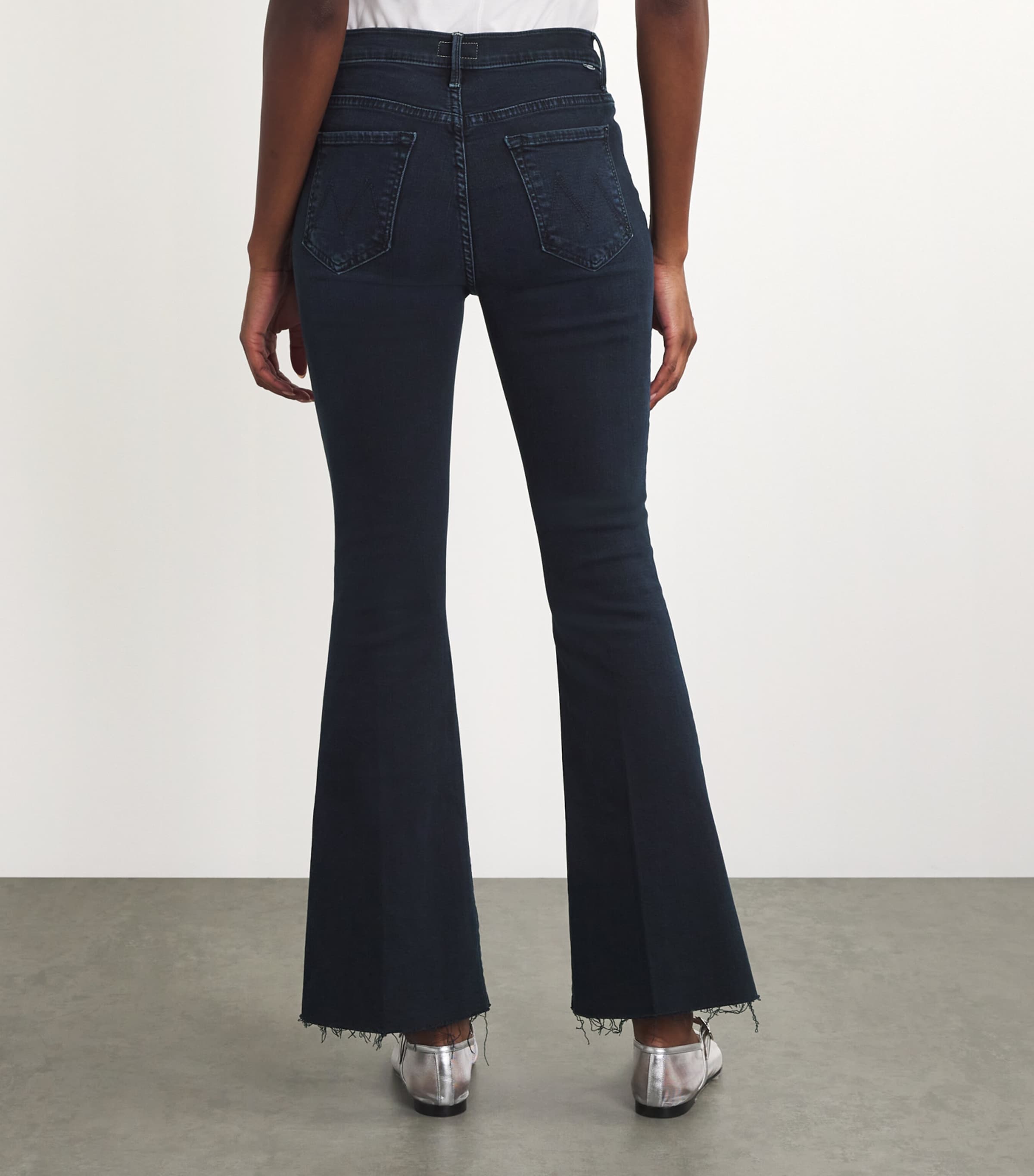 The Weekender Fray Flared Jeans CHIP ON MY SHOULDER Image 4