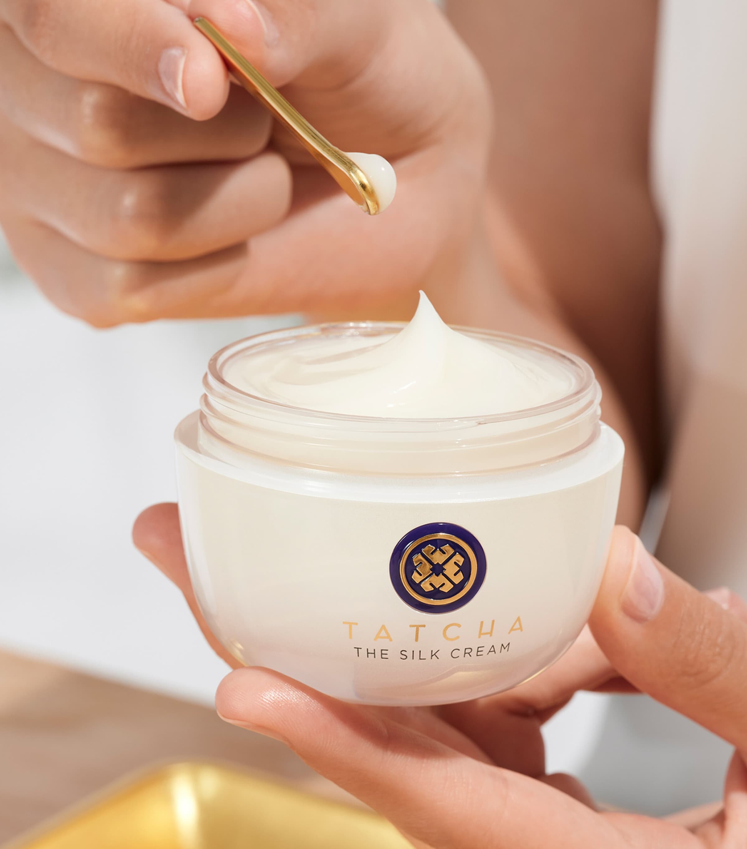 The Silk Cream (50ml) NO COLOUR Image 6