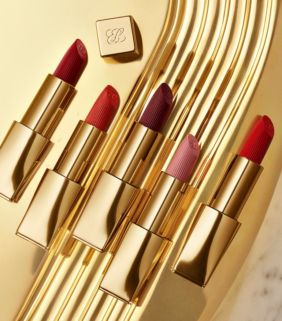 Pure Color Crème Lipstick UNCONTROLLABLE Image 5
