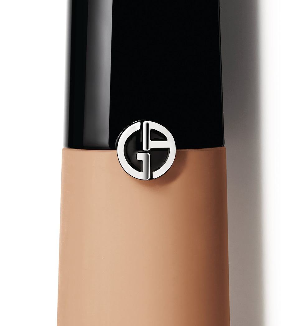 Luminous Silk Concealer 5.75 Image 6