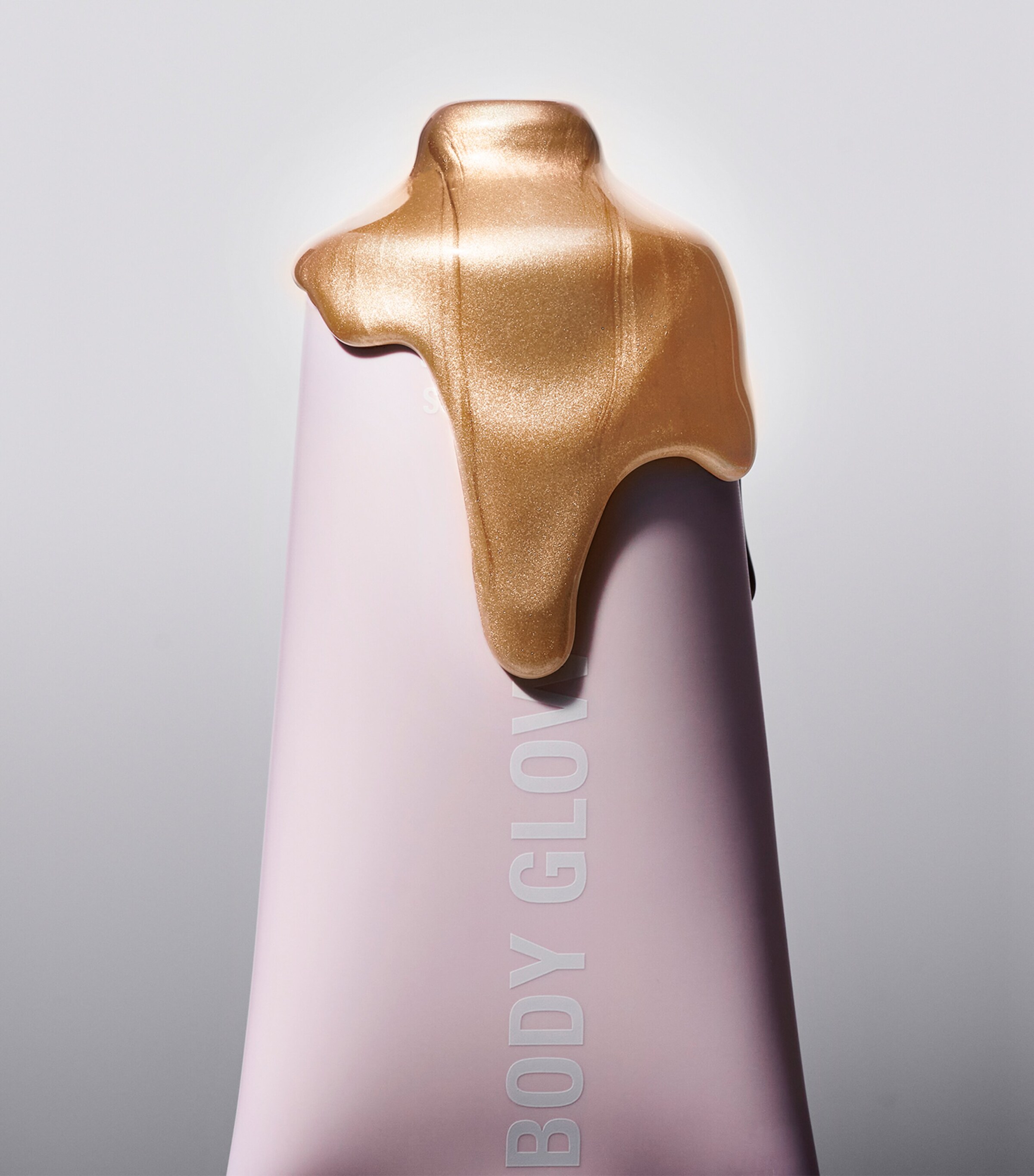 Kylie Cosmetics Body Glow (50ml) Built Different Image 5