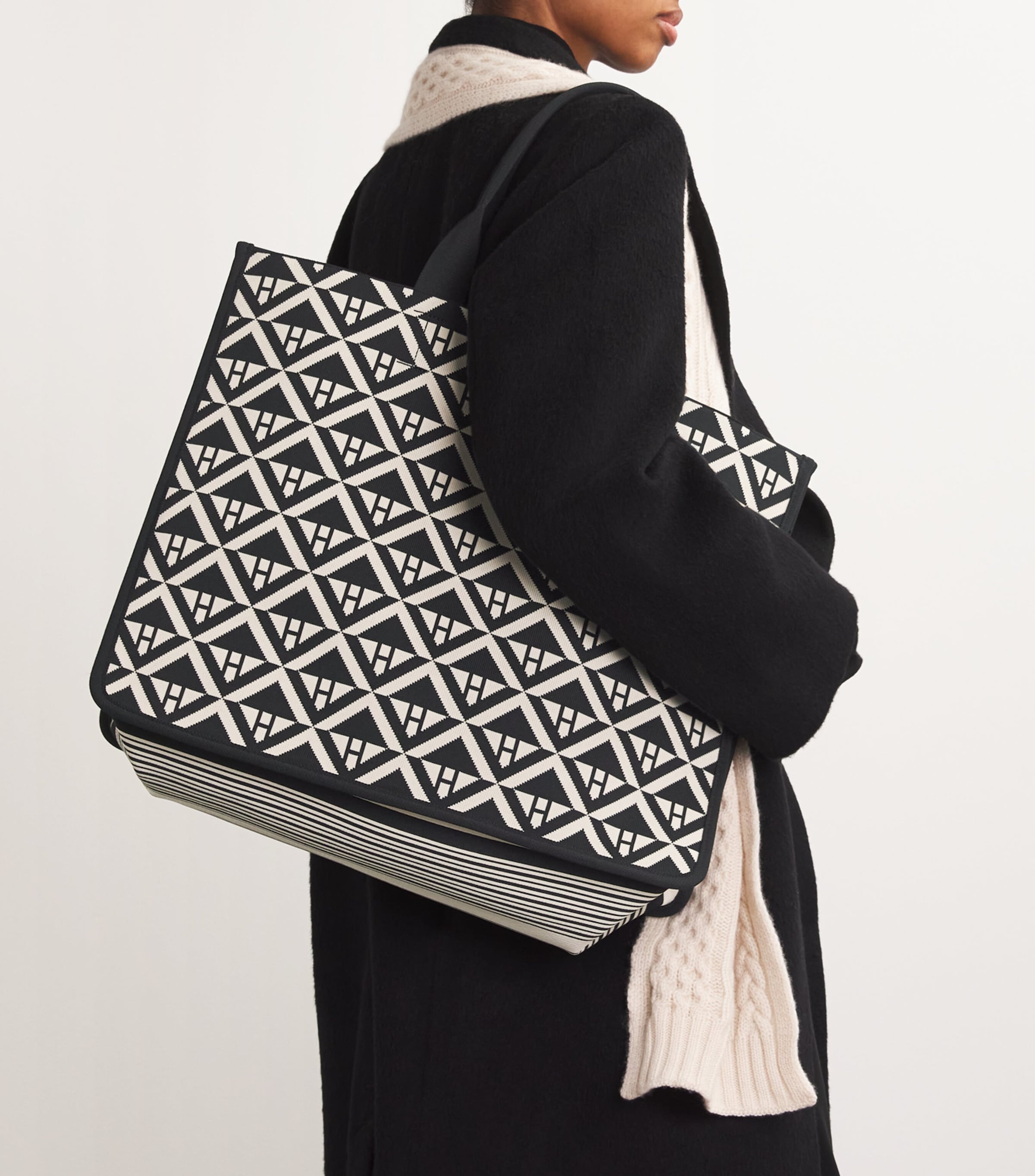 Large Geometric Tote Bag BLACK Image 2