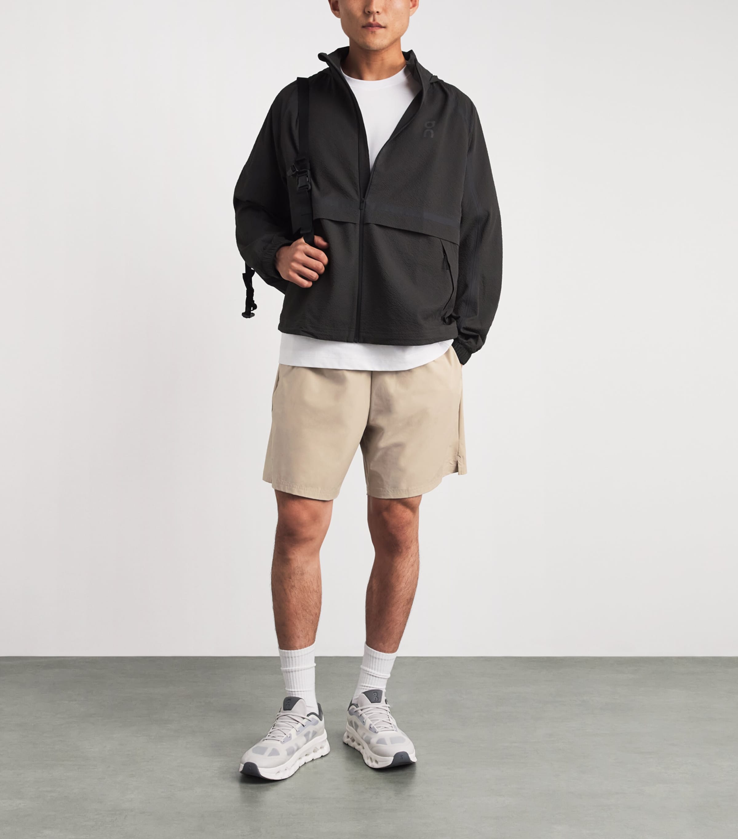 On Mens 7" Core Shorts Desert Image 2