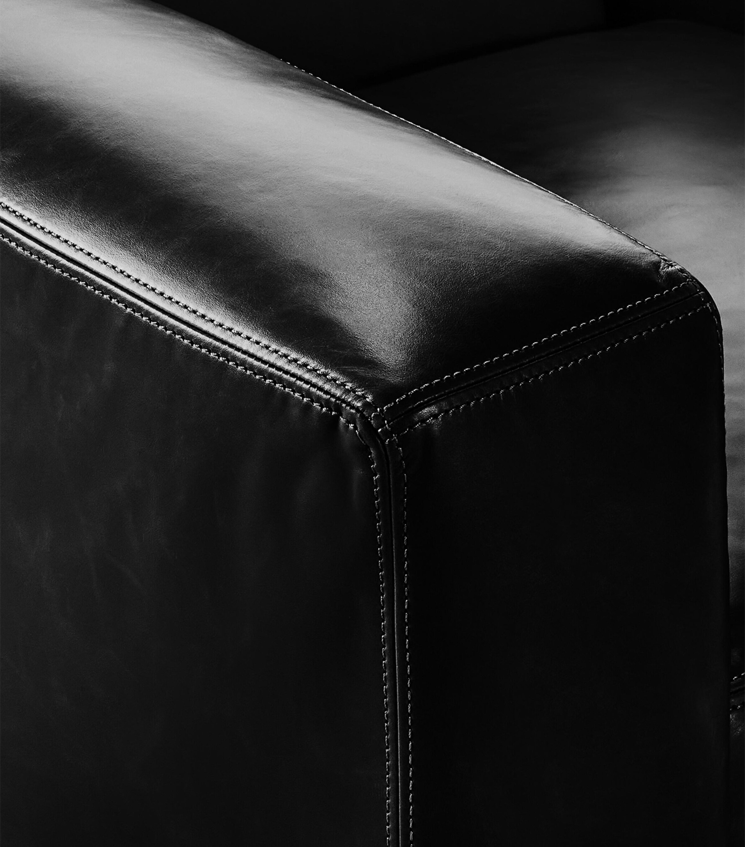 Maple and Leather Grant Armchair MEDIUM MAHOGANY Image 5