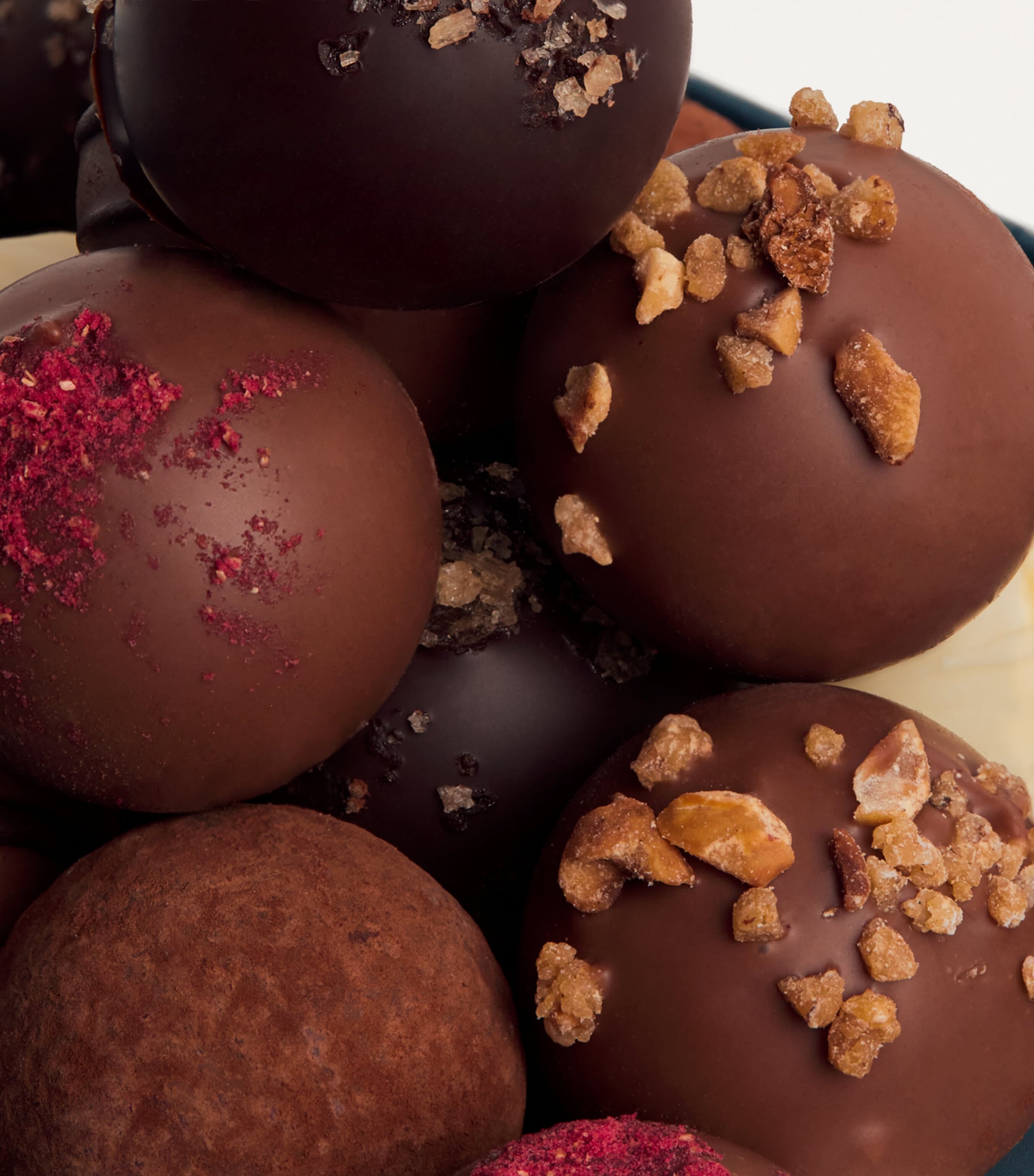 Chocolate Truffles 48-Piece Collection (610g) NO COLOUR Image 4