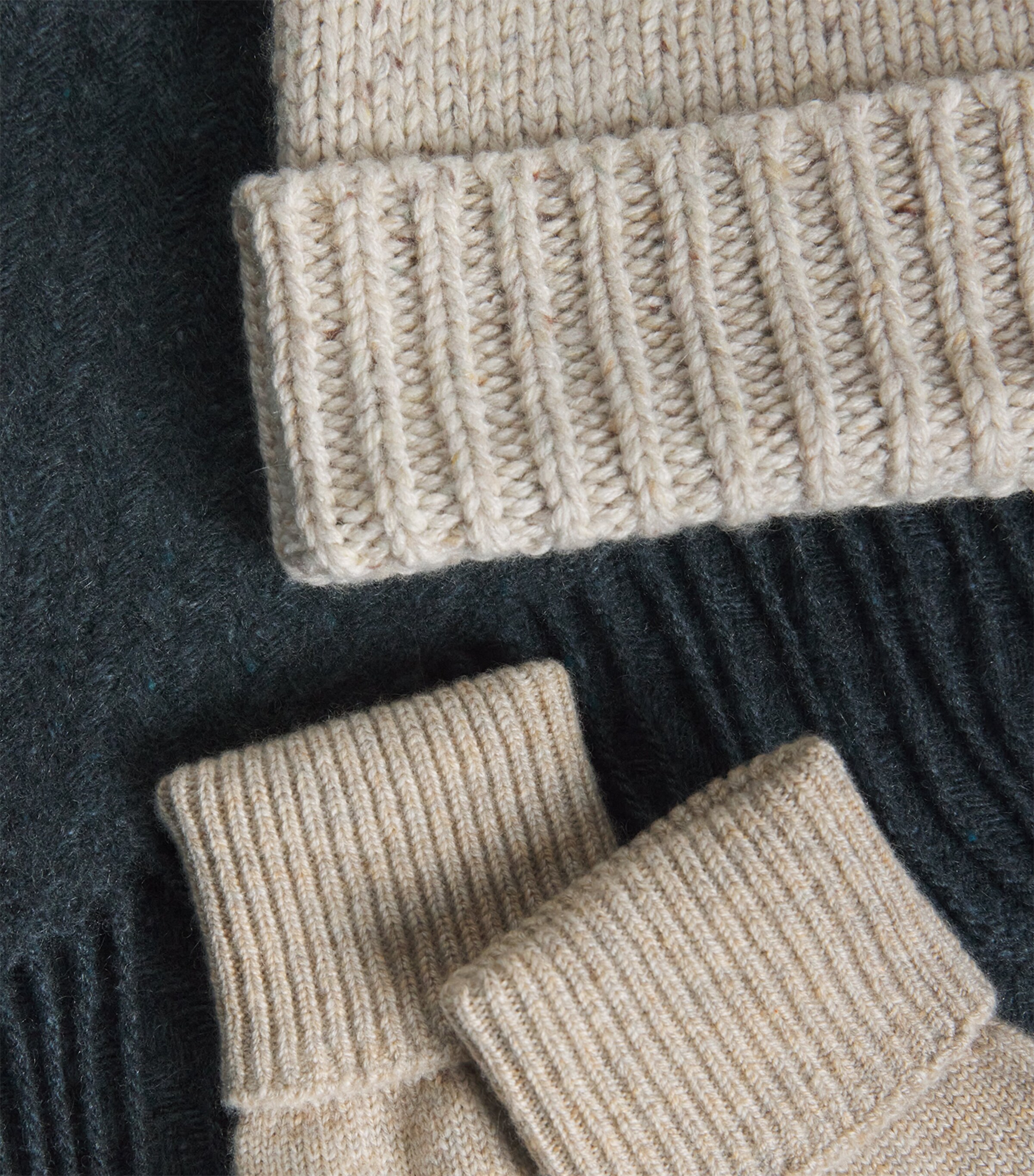 Johnstons Of Elgin Cashmere Hat, Scarf and Gloves Gift Set Shore Grey Image 6