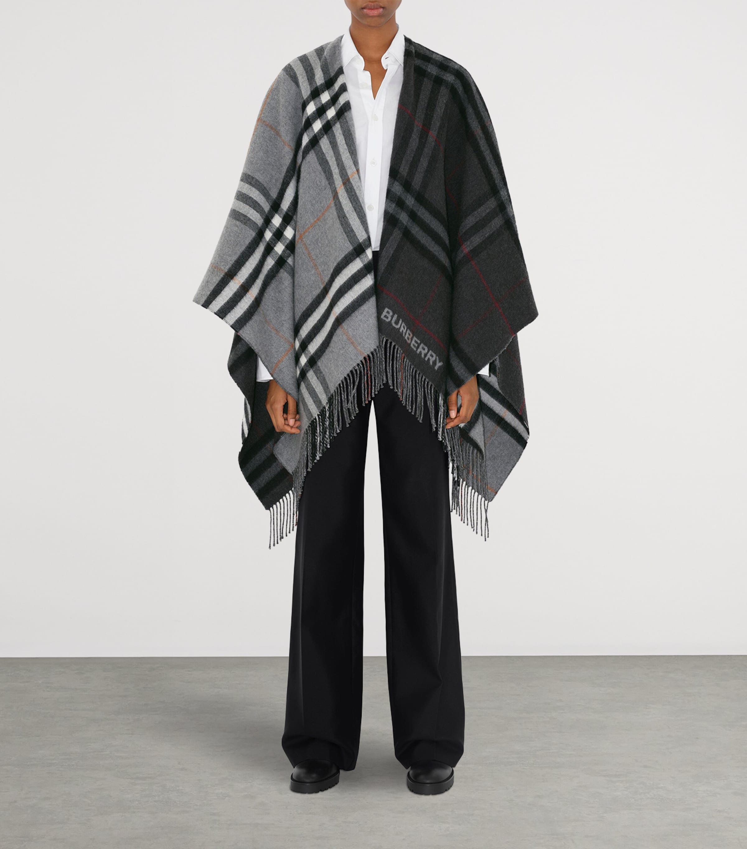 Burberry Wool-Cashmere Contrast-Check Cape Grey / Charcoal Image 2