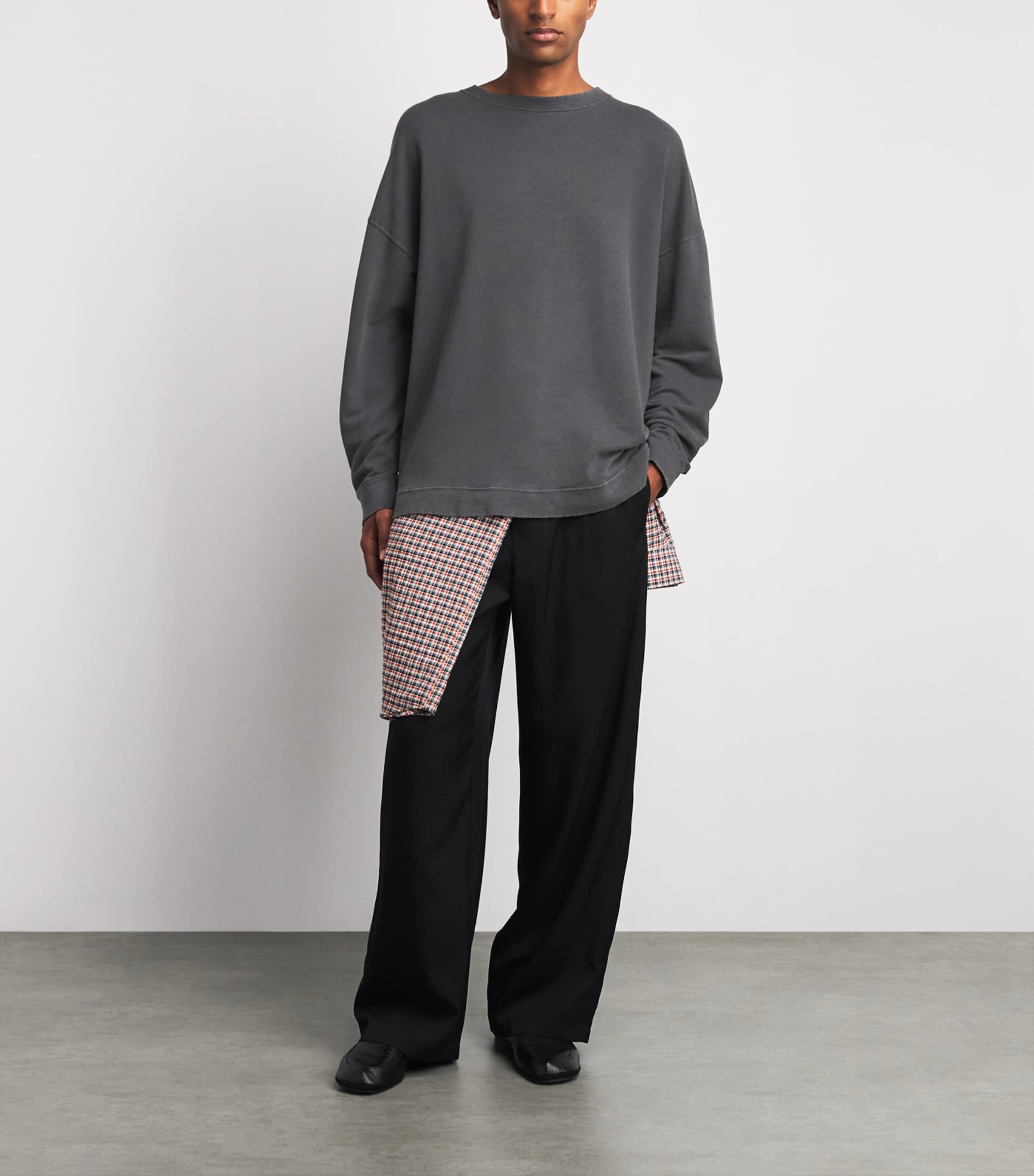 Our Legacy Mens Cotton-Linen-Blend Slack Sweatshirt Washed Blk Rgu Lopbk Image 2