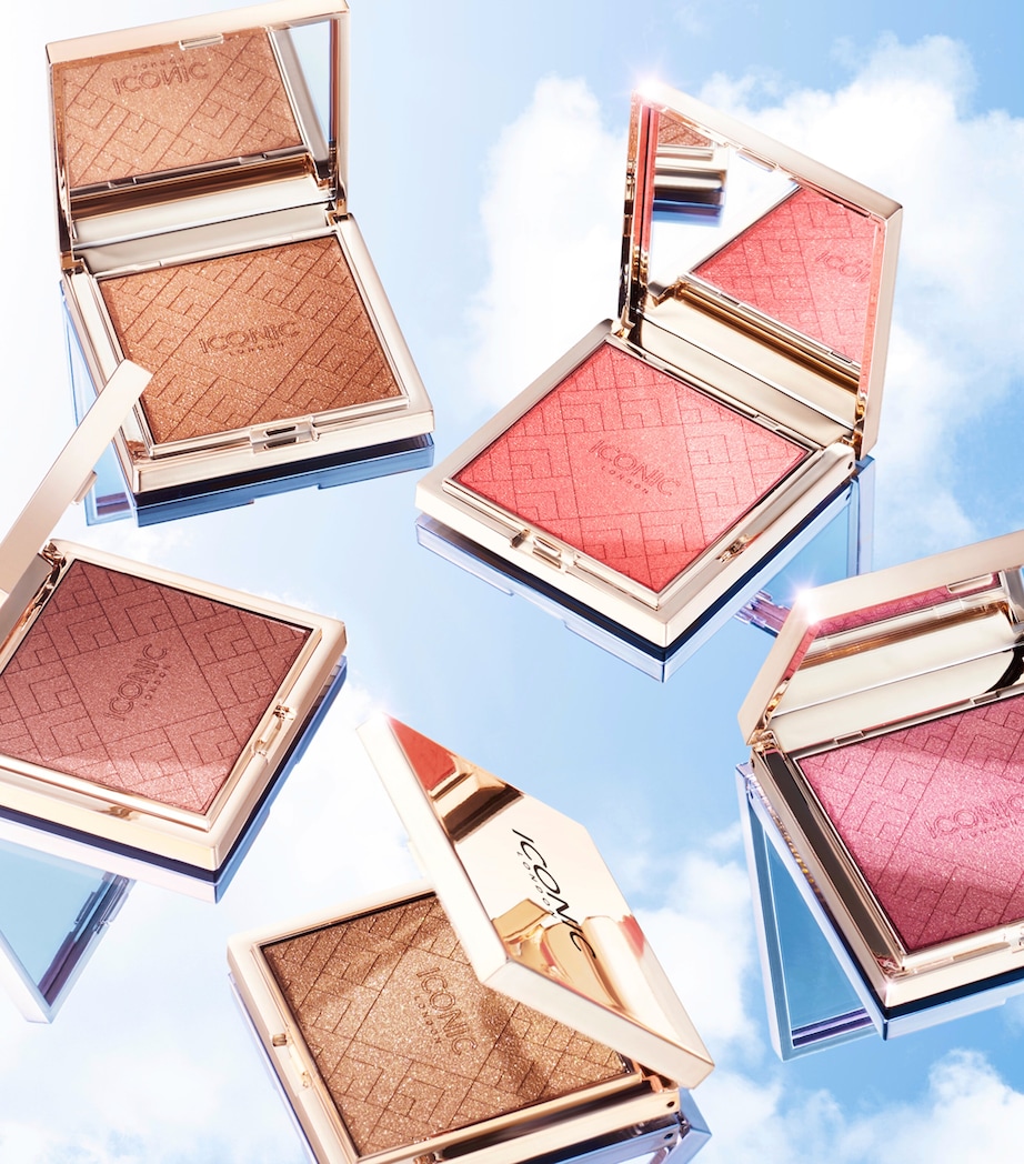 Kissed by the Sun Multi-Use Cheek Glow HOT STUFF Image 4
