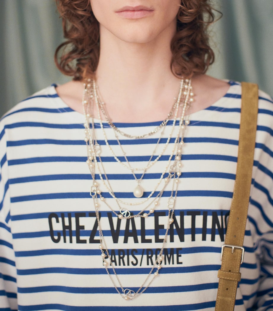 Ovalette VLogo Pearl Necklace QYL Image 4