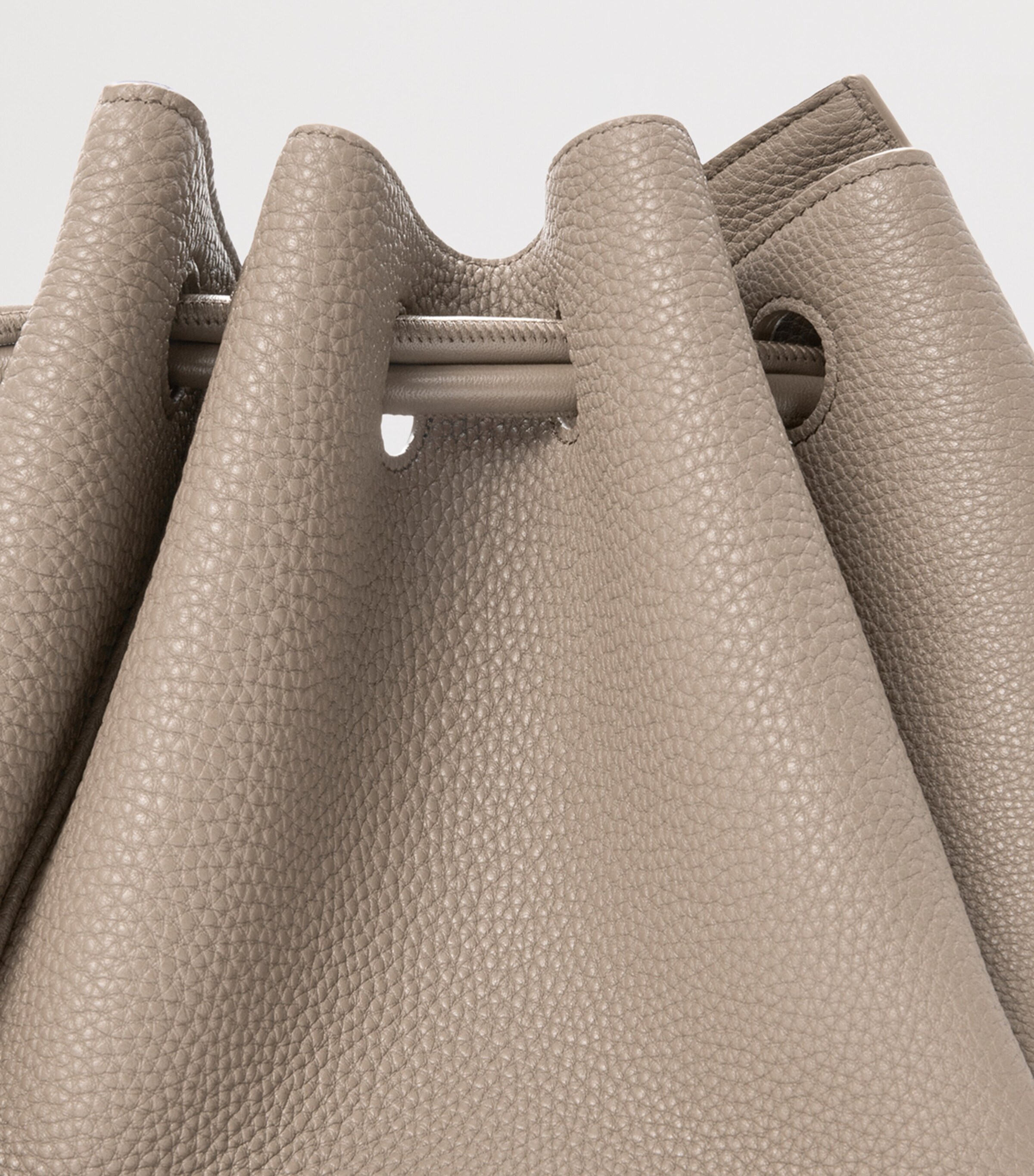 LOEWE Medium Grained Leather Madrid Shoulder Bag Clay Image 13
