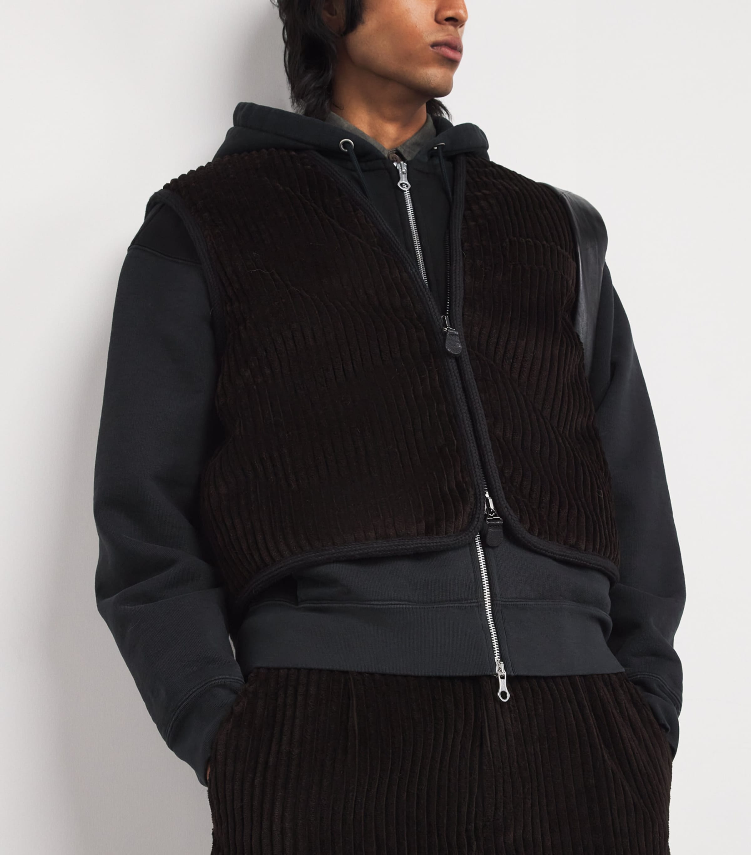 URU ZIPUP VEST チャコール URU ZIPUP VEST チャコール