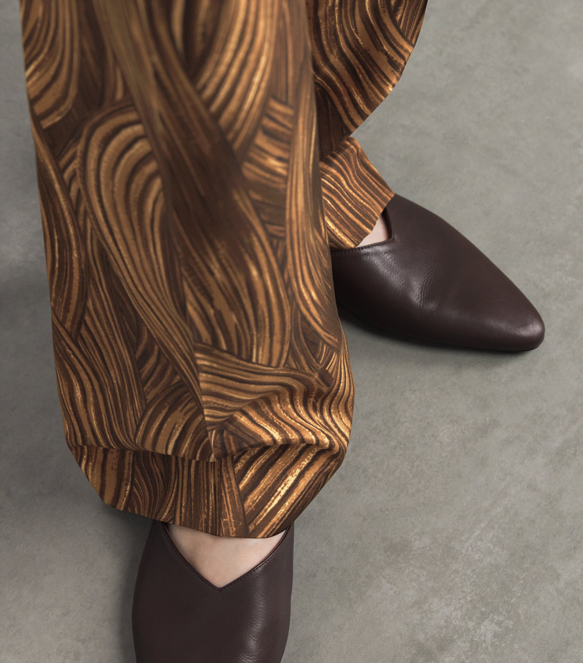 RETORI Silk Grass Waves Trousers Camel Image 6