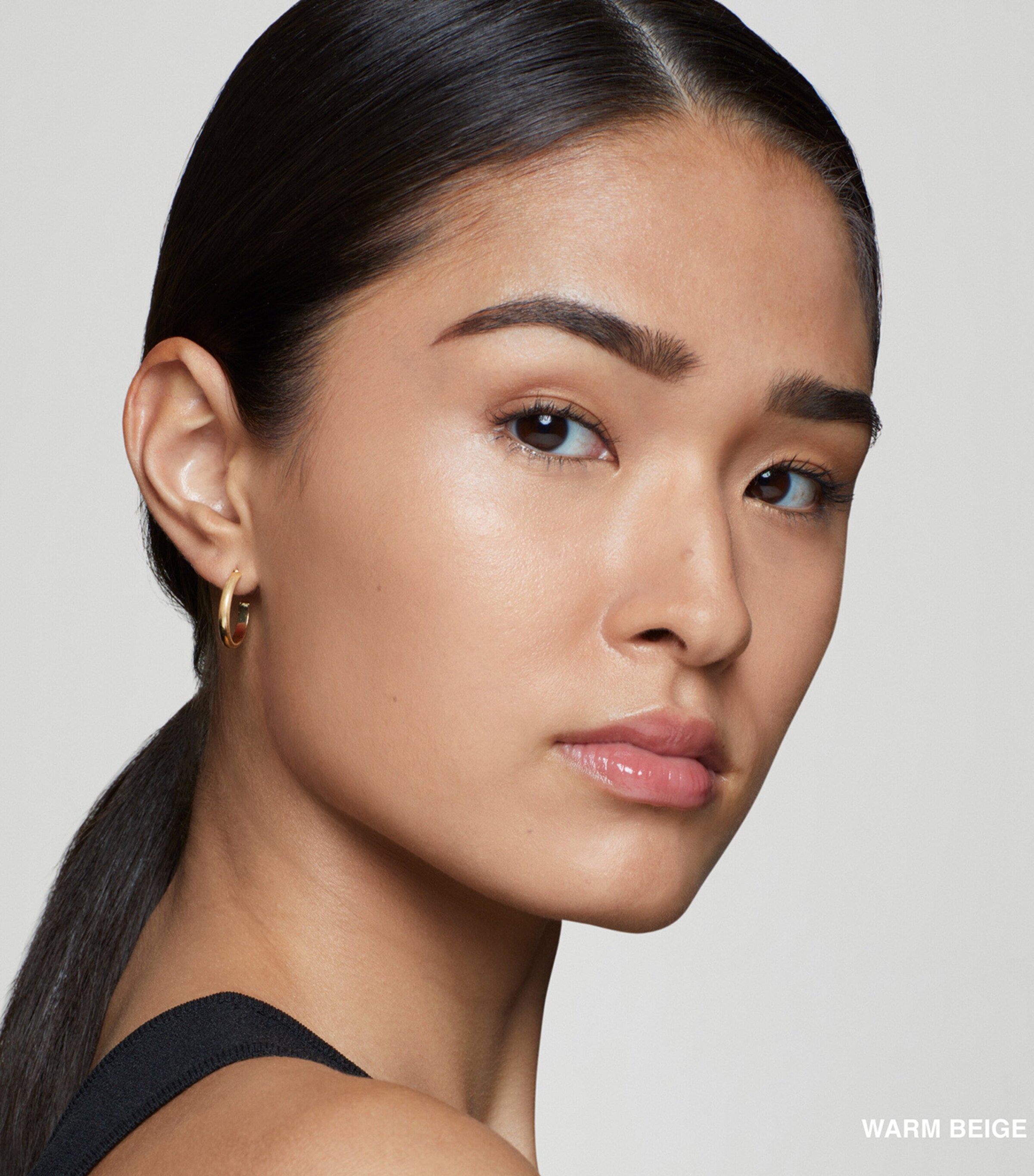 Intensive Serum Foundation SPF 40 - WARM BEIGE Image 4