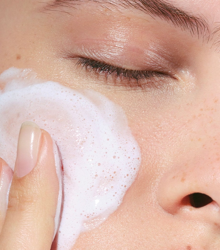 Soothing Gentle Foaming Cleanser (125ml) NO COLOUR Image 4