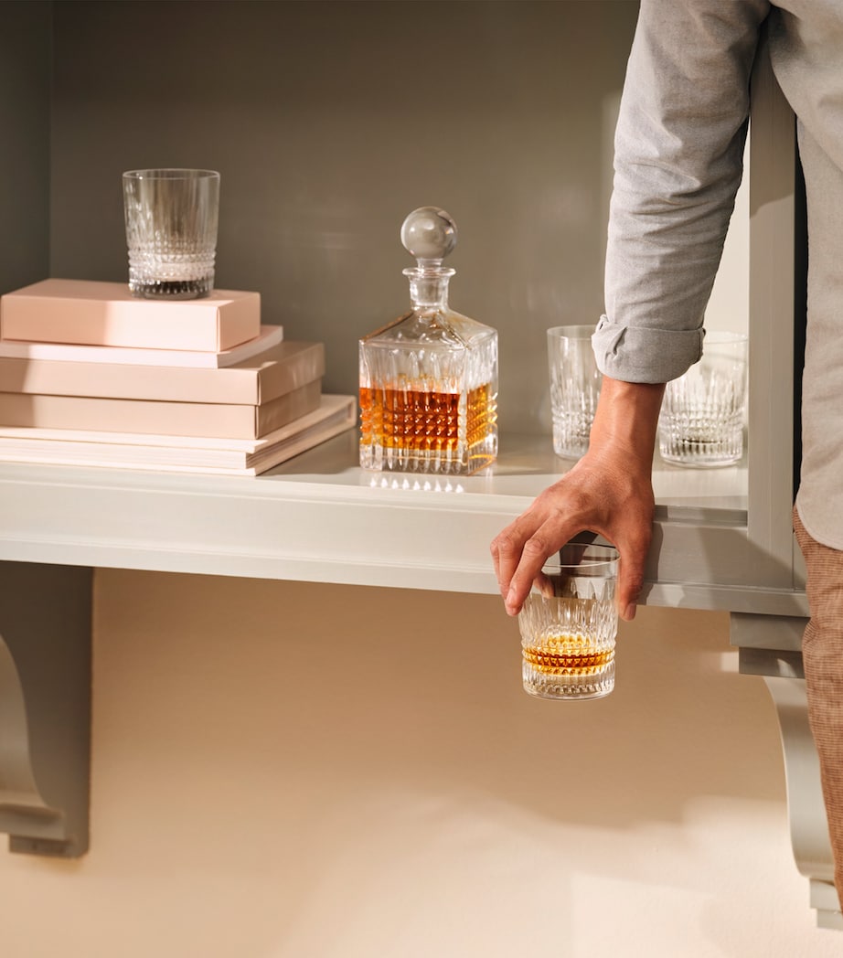 Square Lismore Diamond Decanter (700ml) CLEAR Image 4