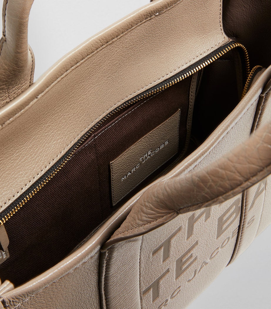 The Marc Jacobs Small The Tote Bag 055 CEMENT Image 4