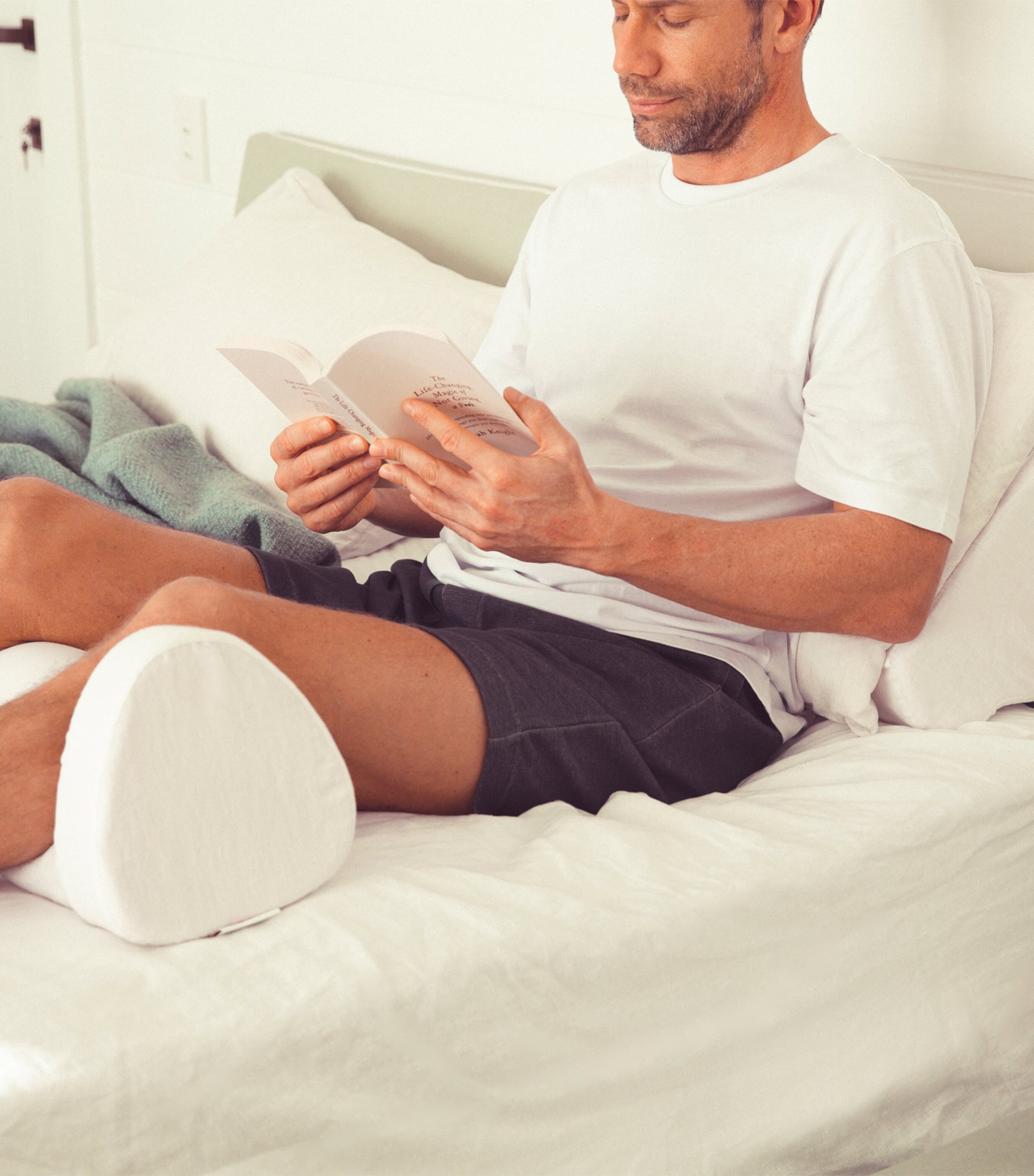 HYOUMANKIND Knee Pillow with Linen Pillowcase (64cm x 21cm) White Image 5