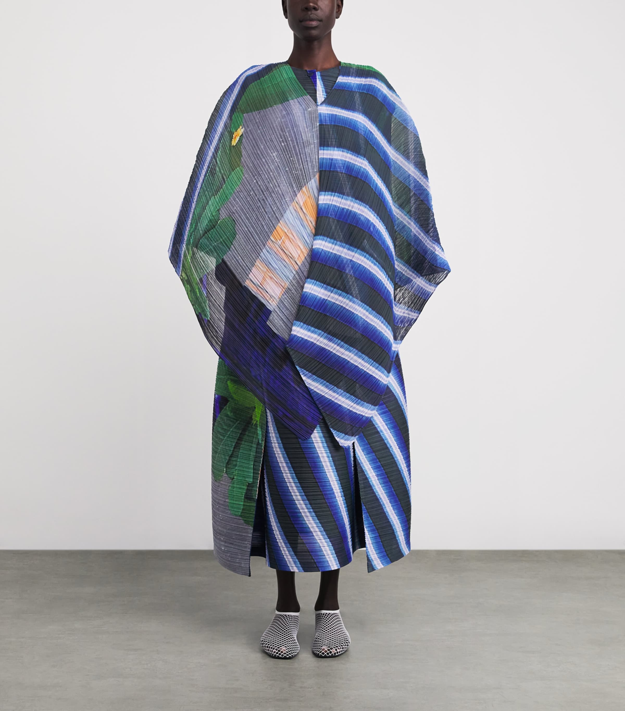 City Collage Madame-T Stole GREY X NAVY Image 2