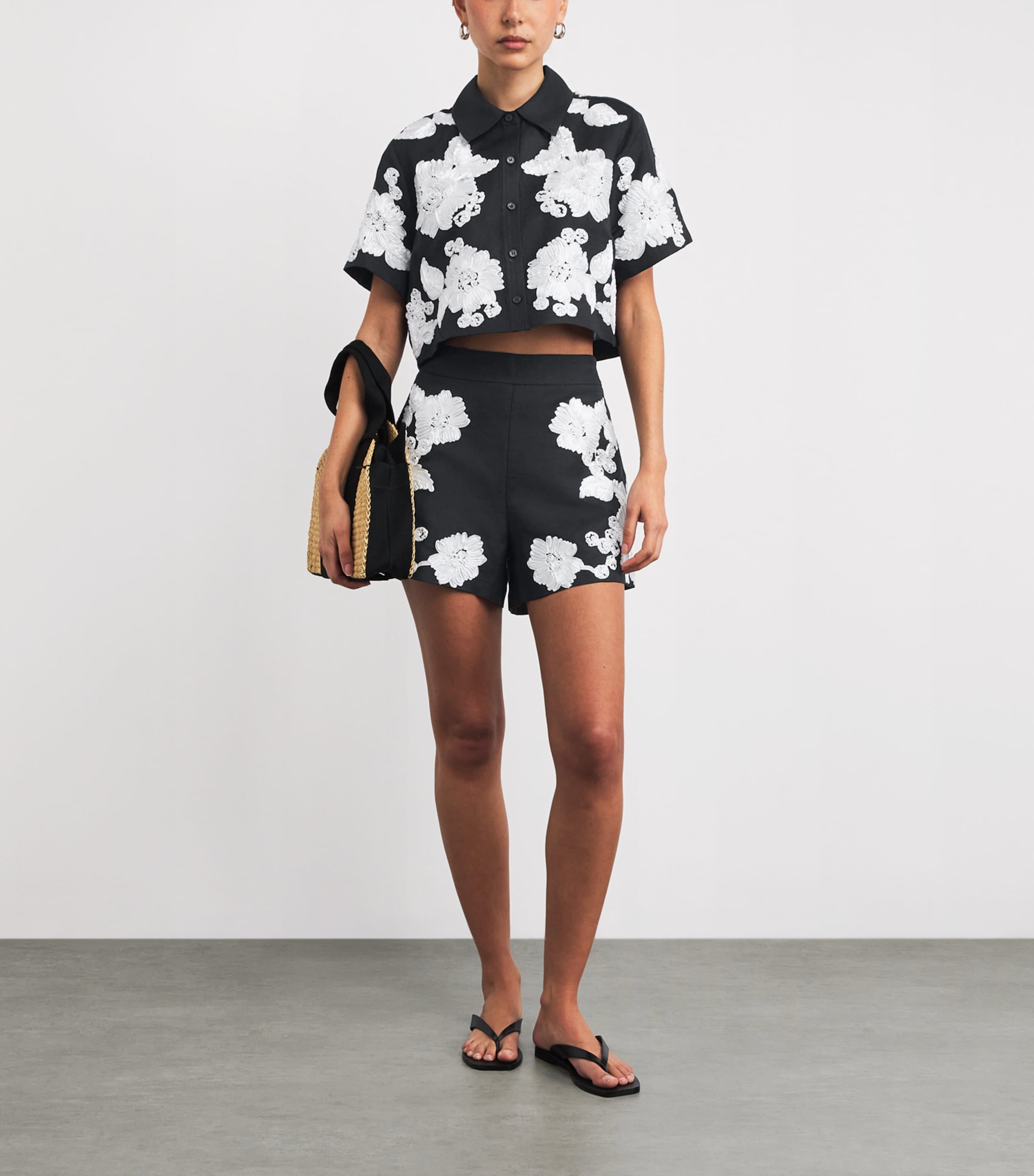 Linen-Blend Embroidered Shorts BLACK MULTI Image 2