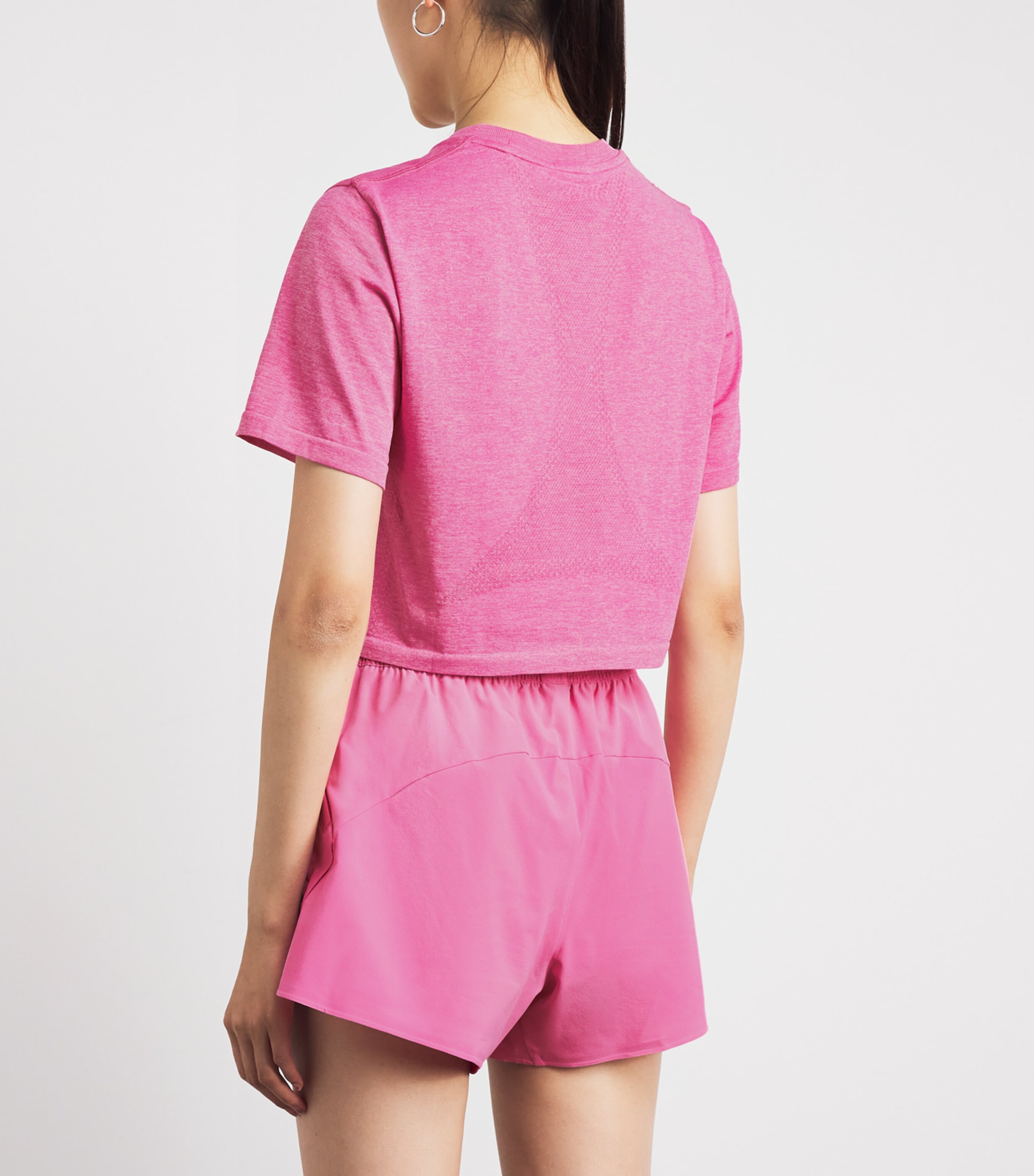 On Womens Train Flex Crop T-Shirt Bubblegum Heather Image 5