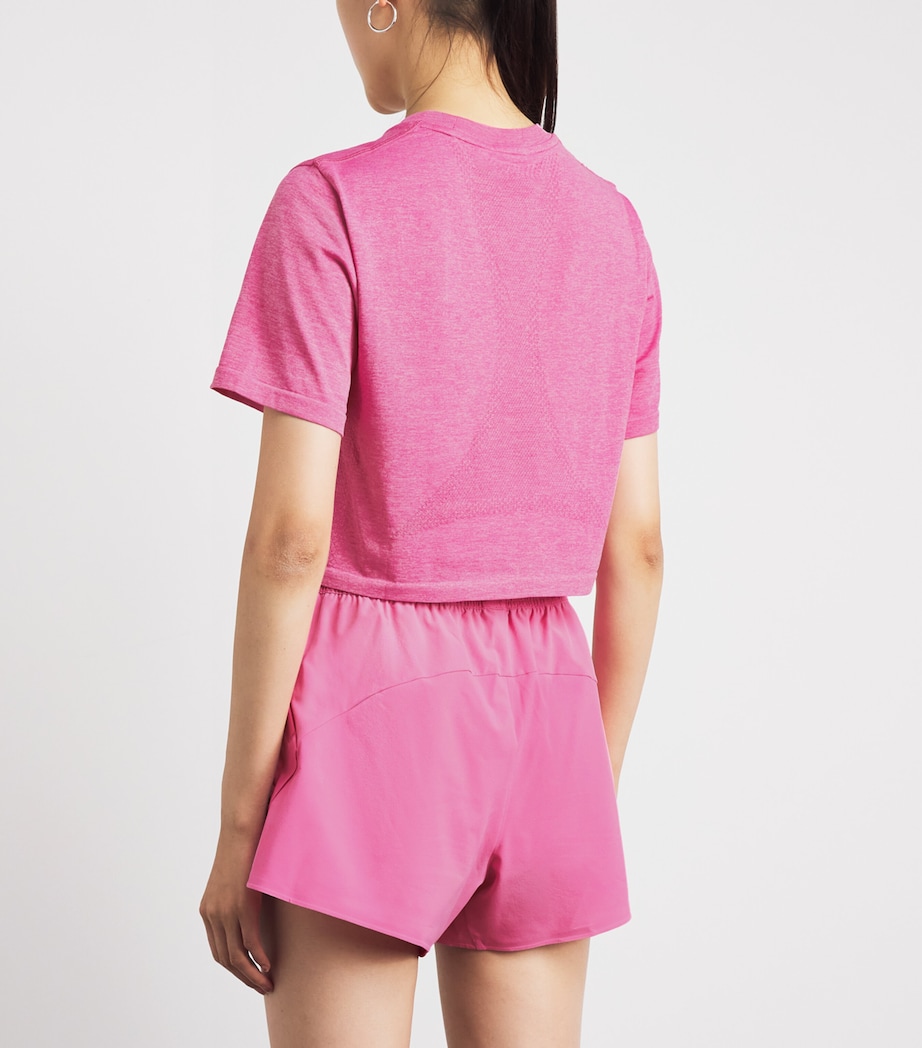 On Womens Train Flex Crop T-Shirt Bubblegum Heather Image 5