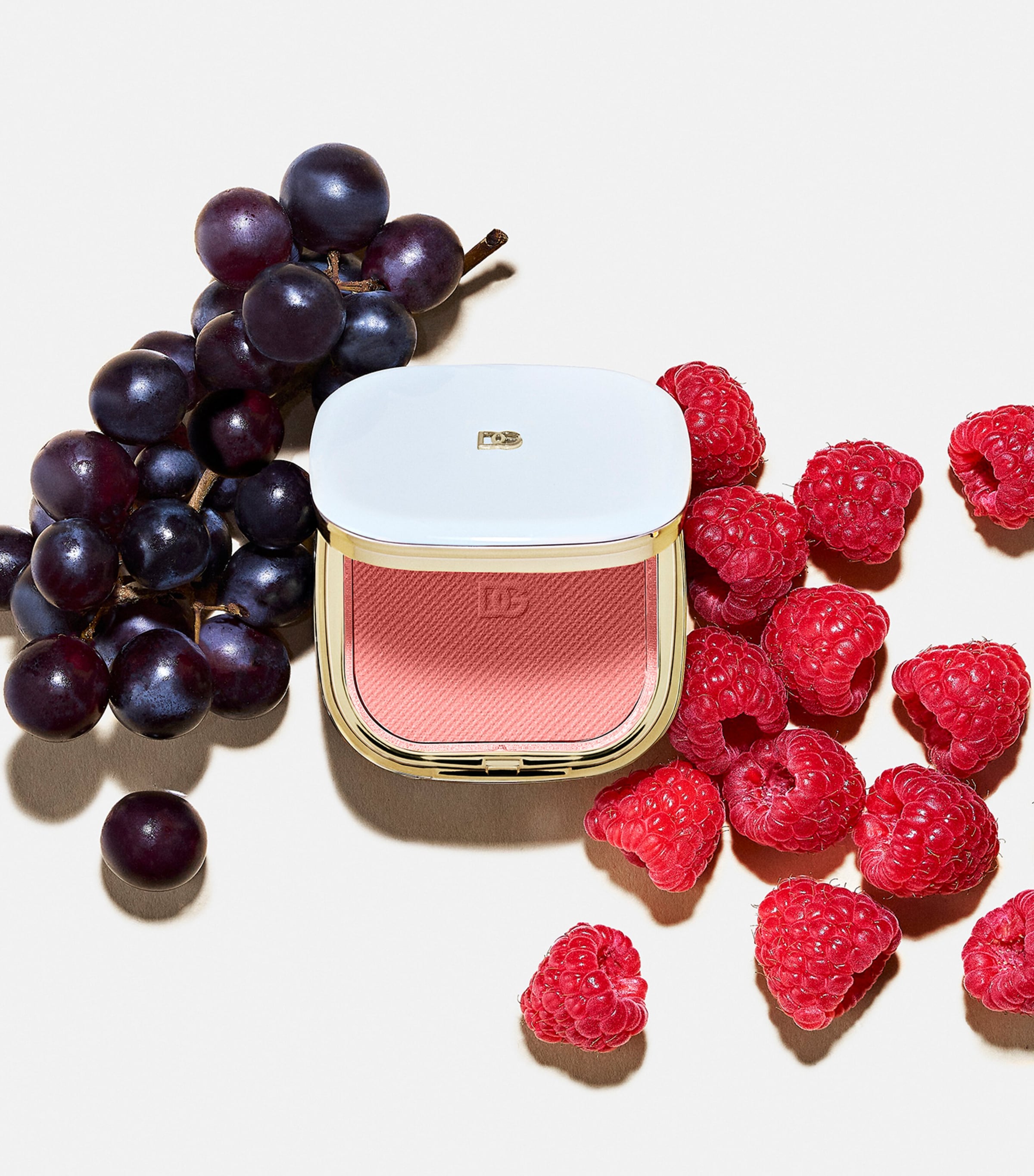 Cheek & Eyes Match Lasting Blush and Eyeshadow Powder 05 WONDRFL STRW Image 4