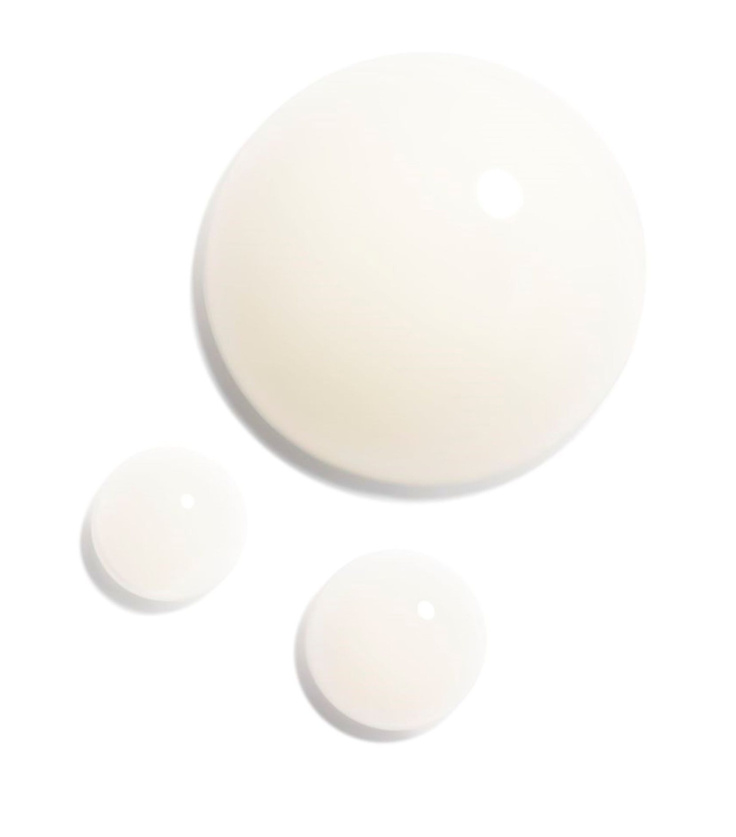 N°1 DE CHANEL Revitalising Eye Serum (15ml) NO COLOUR Image 4