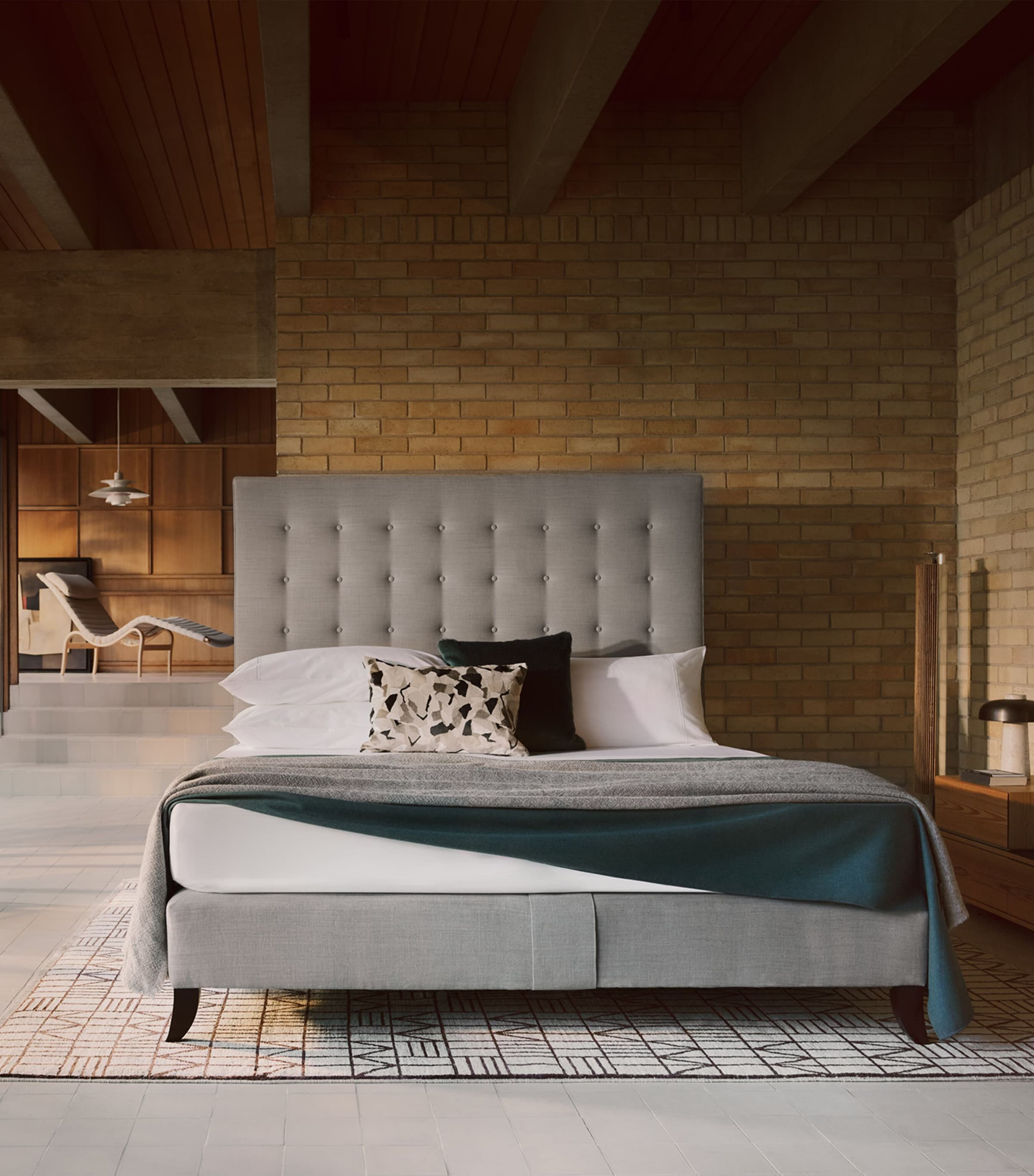 Holly Nº3 Bed GREY Image 3