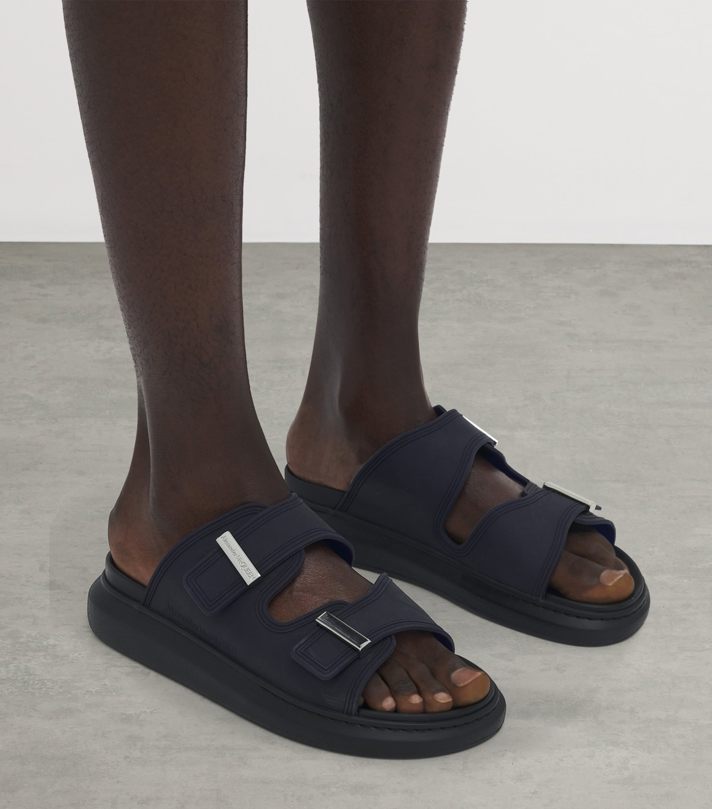 【関税&送料込】Alexander Mcqueen Oversize Hybrid Sandal Alexander McQueen Men's Hybrid Sandal in Ash Grey Alexander