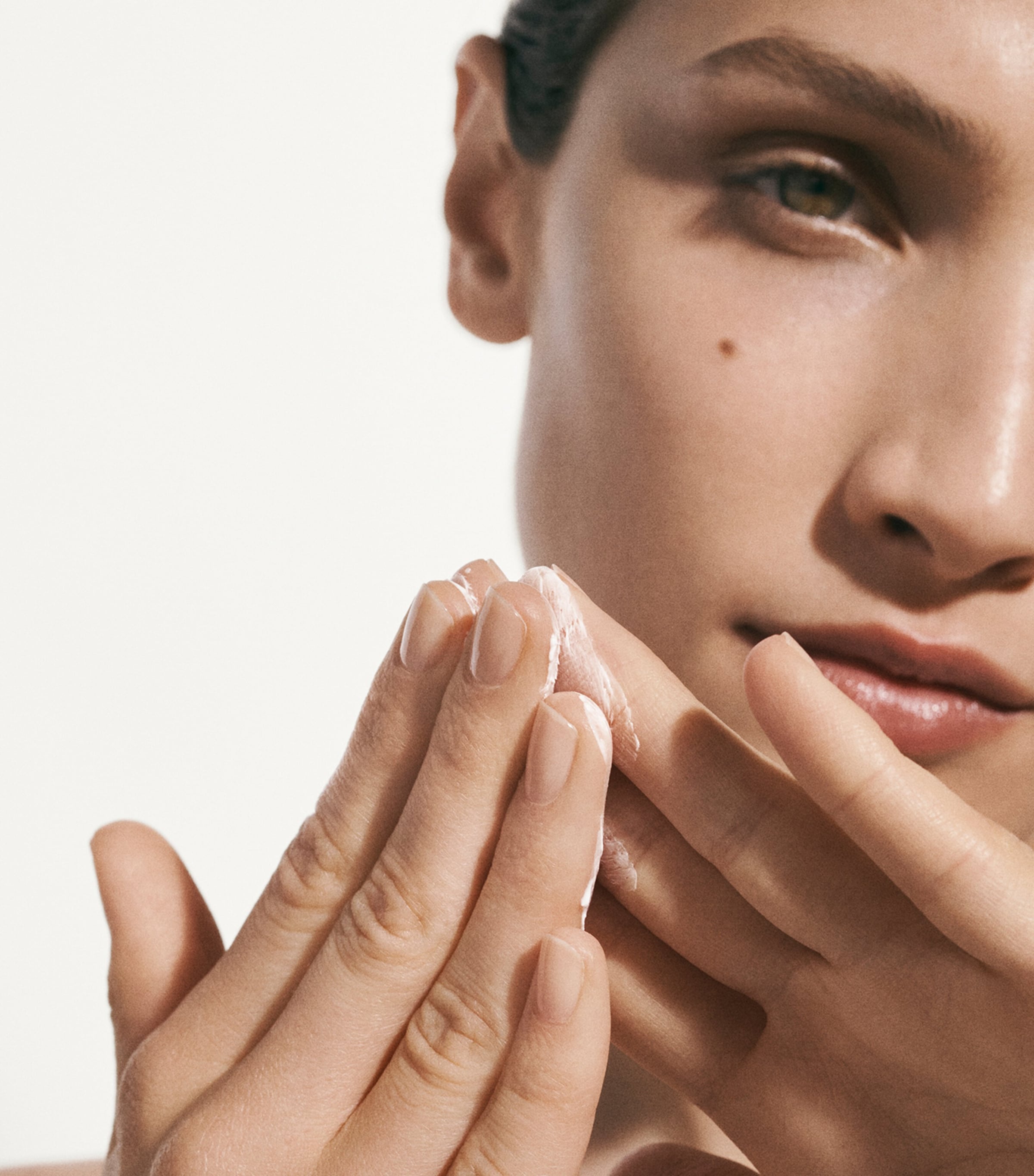 Crème de la Mer Moisturizing Cream (30ml) NO COLOUR Image 3