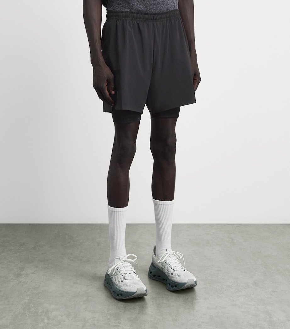 On Mens 2-In-1 Train Shorts Black Image 4