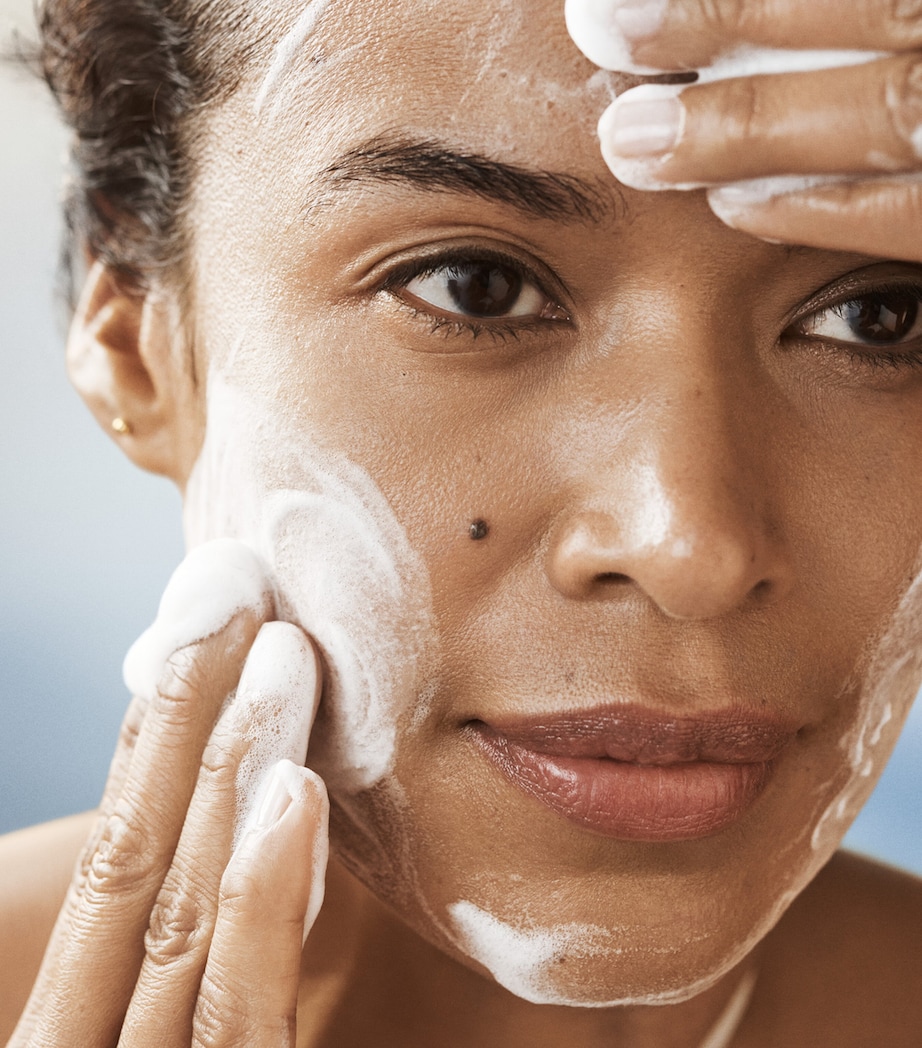 The Essence Foaming Cleanser (30ml) NO COLOUR Image 3