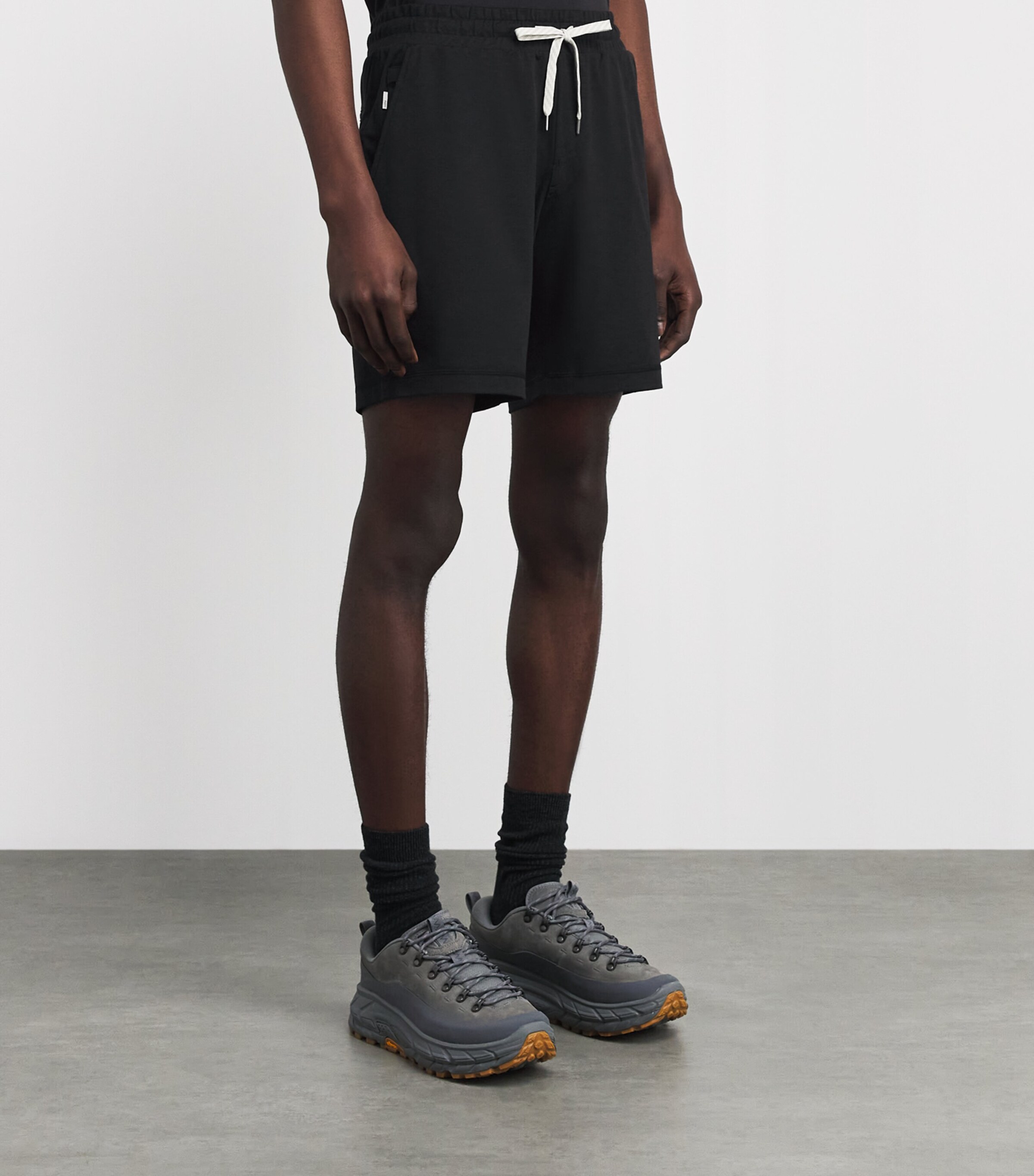 VUORI Mens Ponto Performance Sweat Shorts Hbk/black Heather Image 4