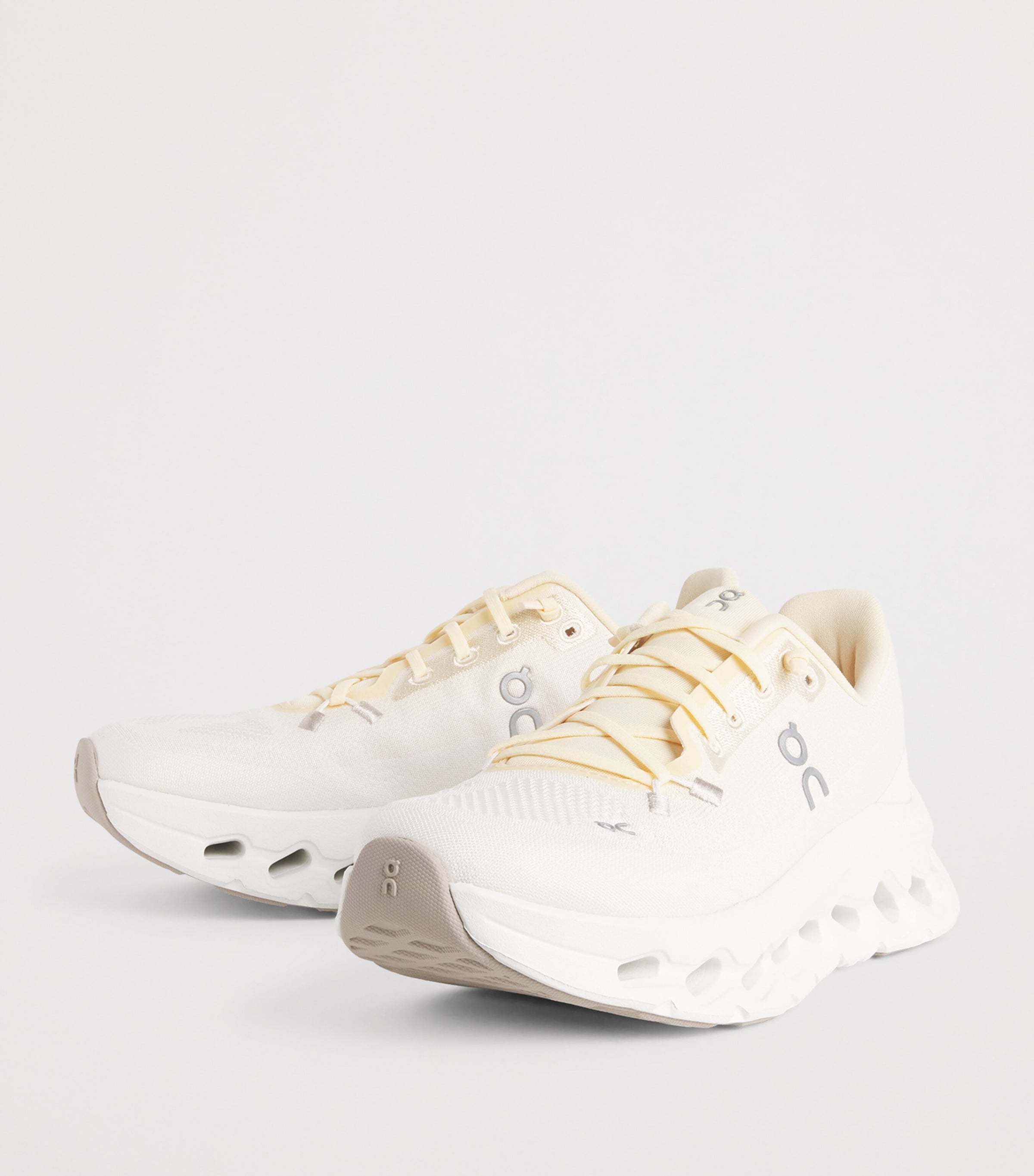 On Womens Cloudtilt Trainers Blonde Dew Image 3