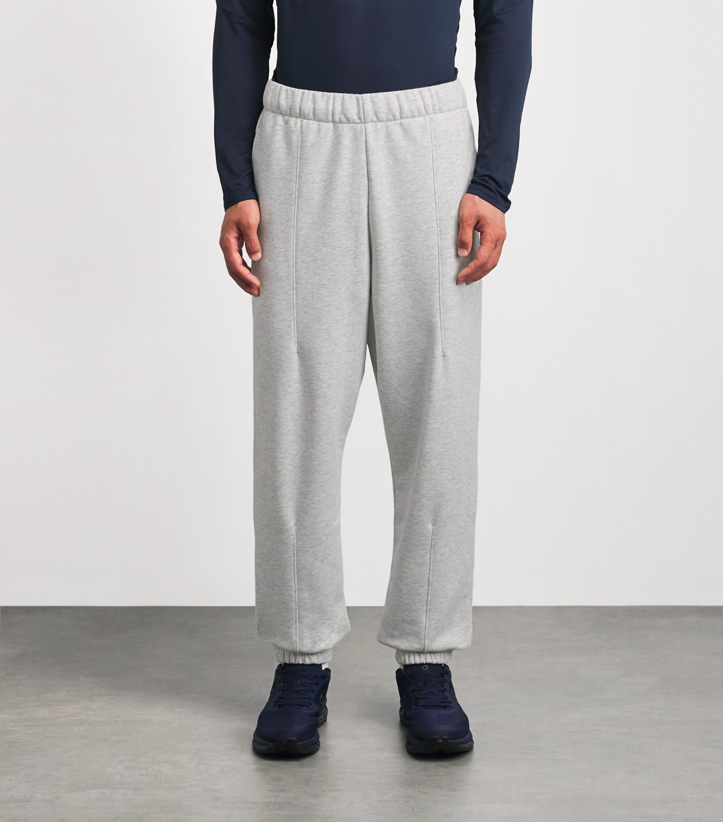 On Mens Organic Cotton-Blend Club Sweatpants Crater Image 4