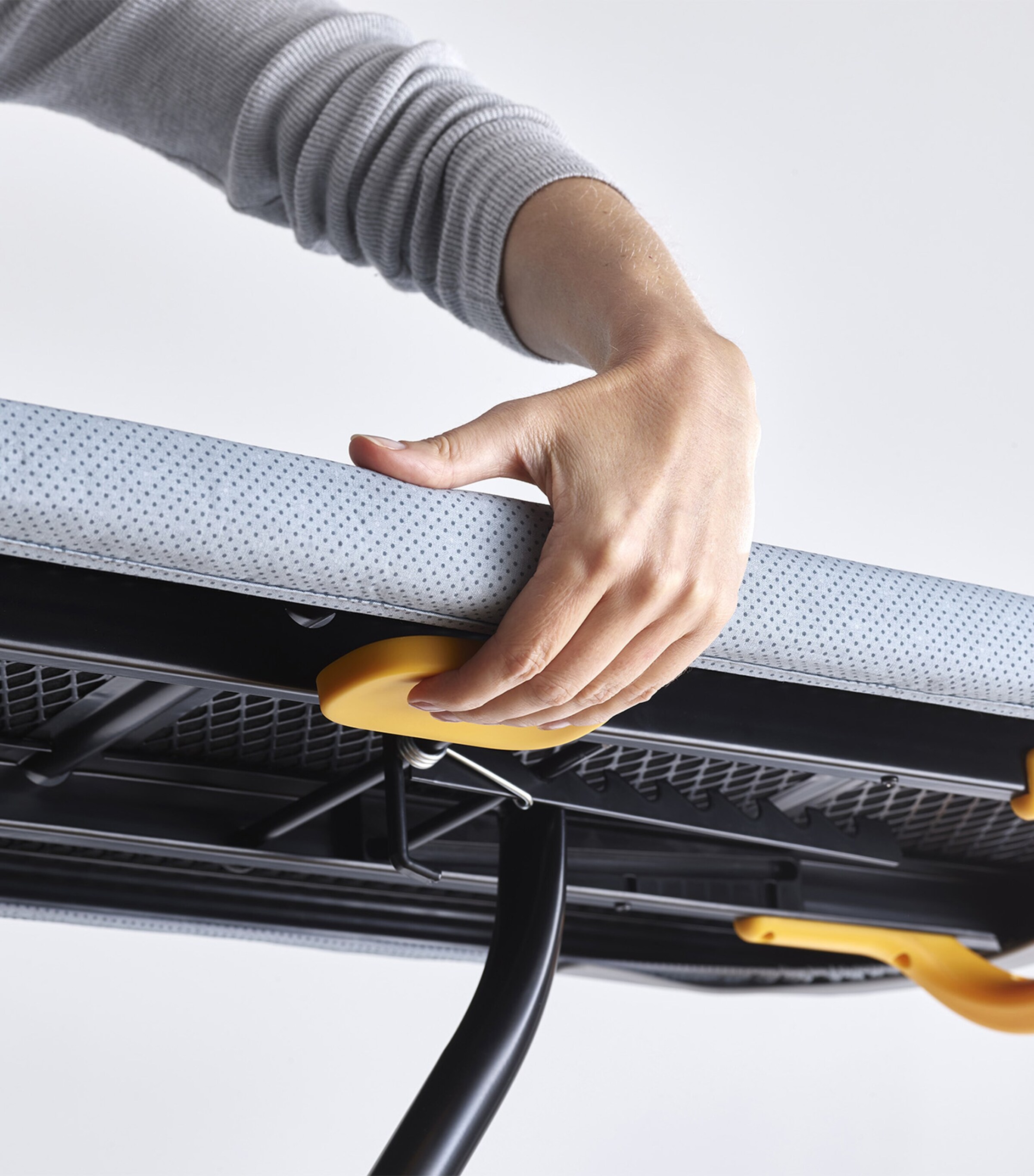 Glide Easy-To-Store Ironing Board GREY/YELLOW  Image 6