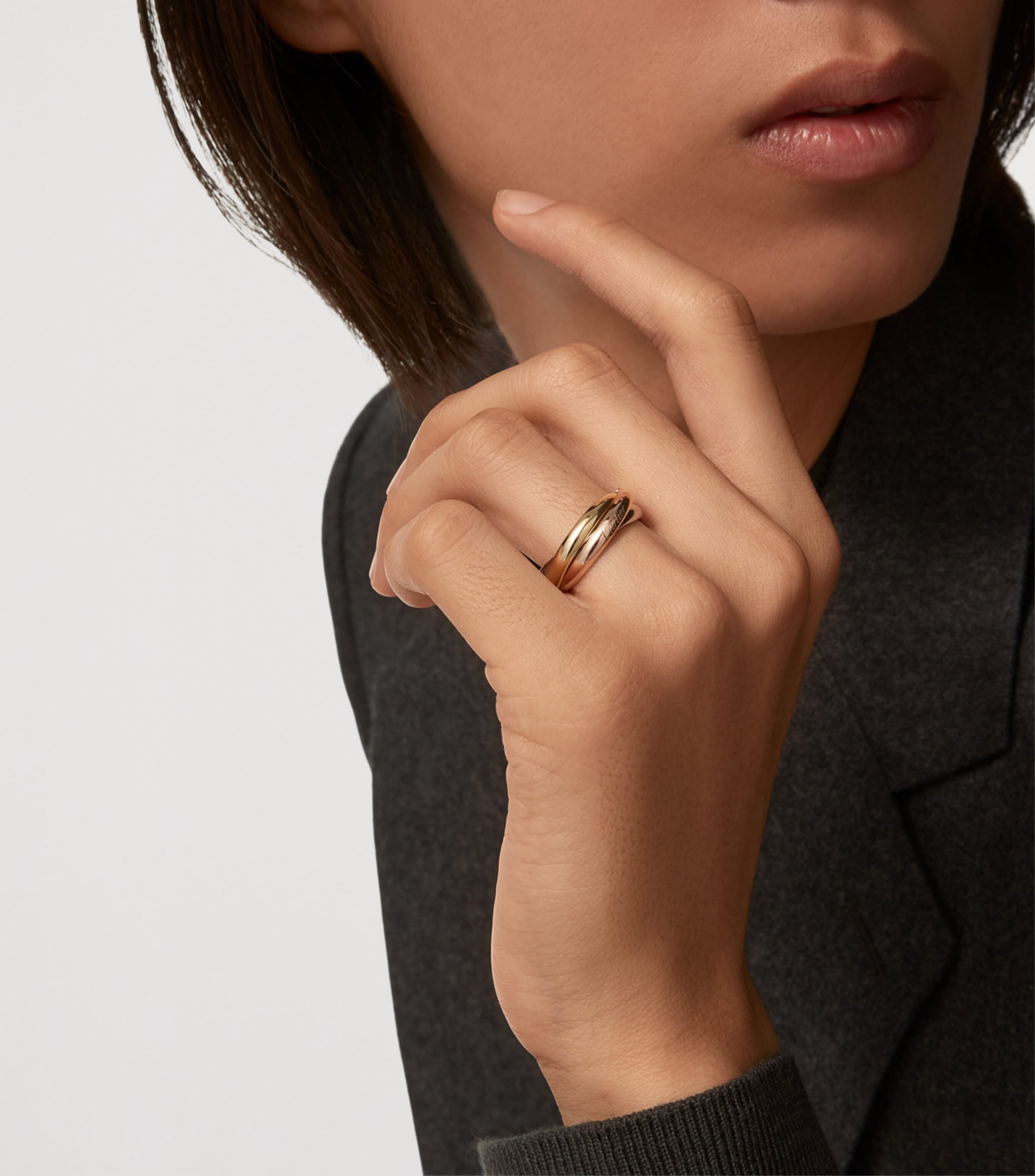 Must De Cartier 4205 Red Leather Trinity Ring Presentation