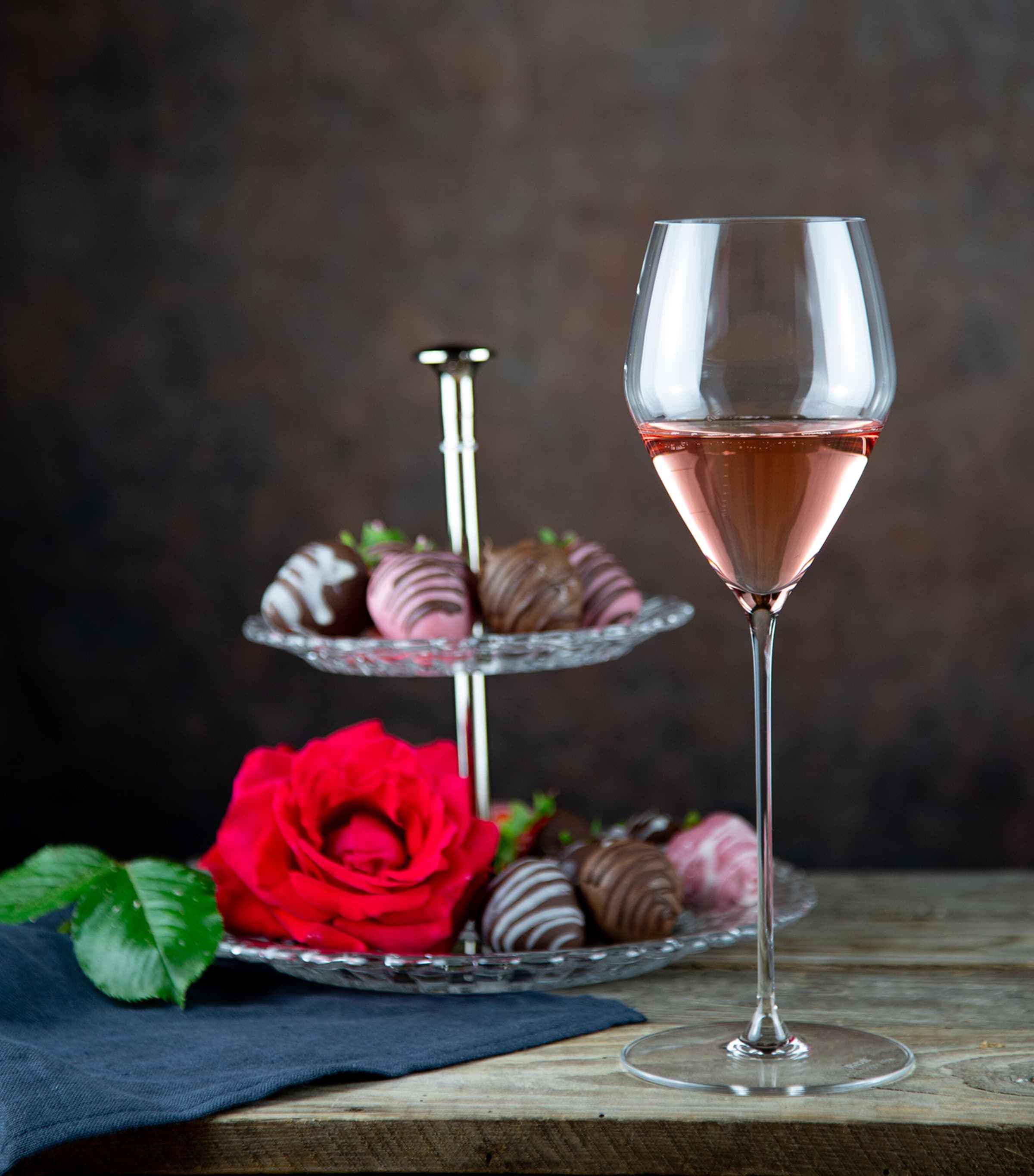 Set of 2 Crystal Veloce Rosé Glasses (347ml) CLEAR Image 3