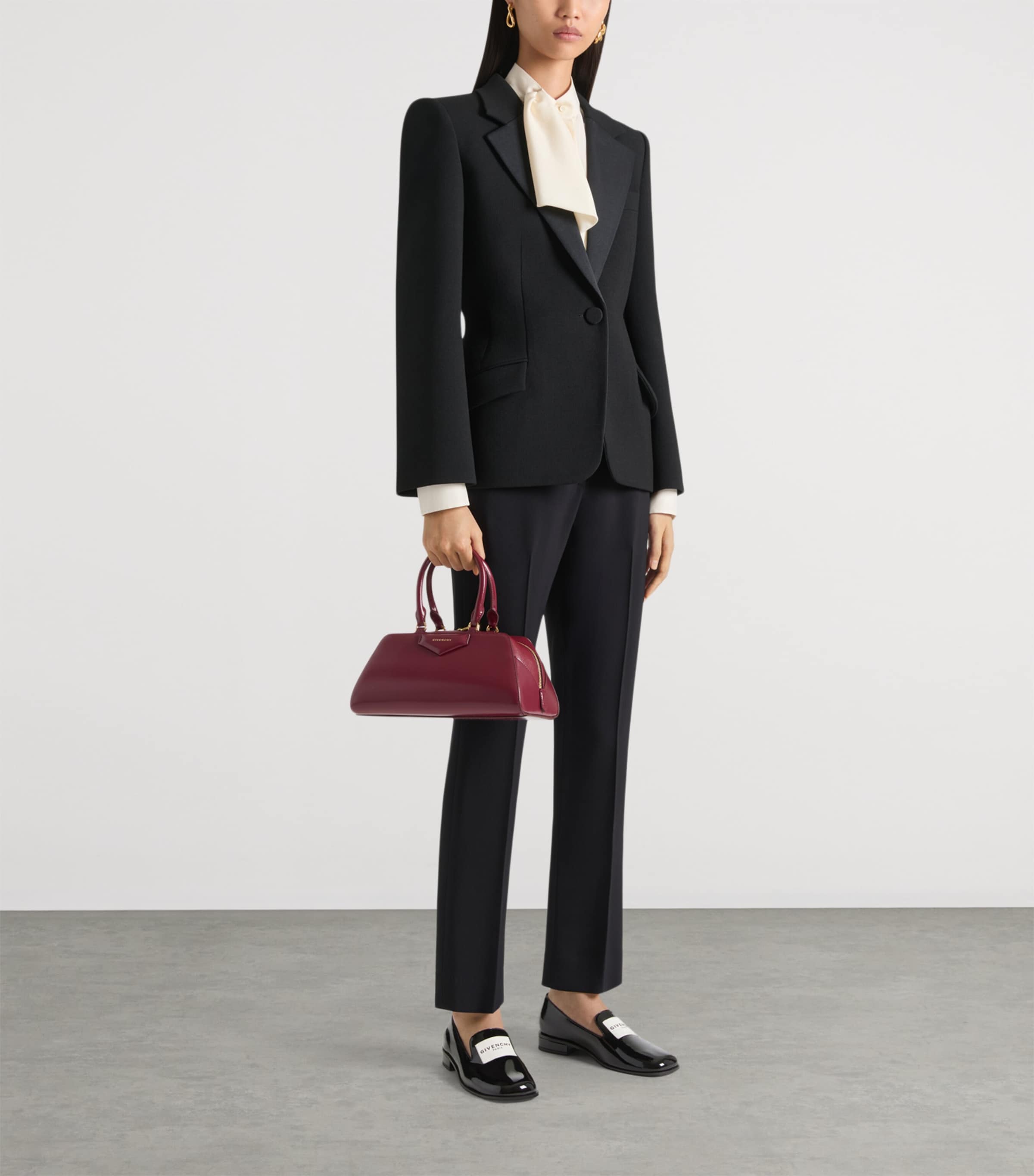 Small Leather Antigona Cube East-West Top-Handle Bag BURGUNDY Image 2