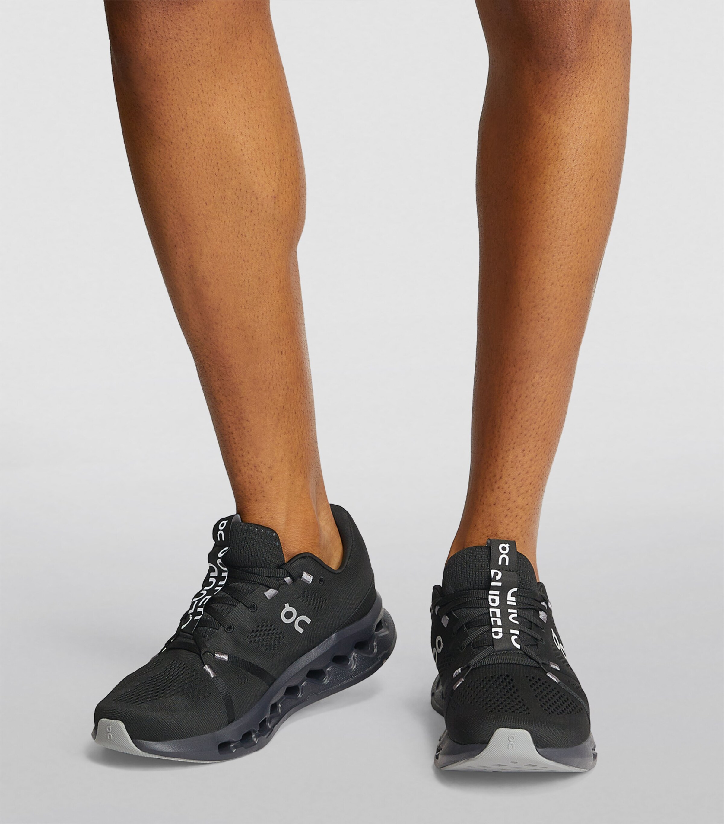 Cloudsurfer Trainers ALL BLACK Image 5