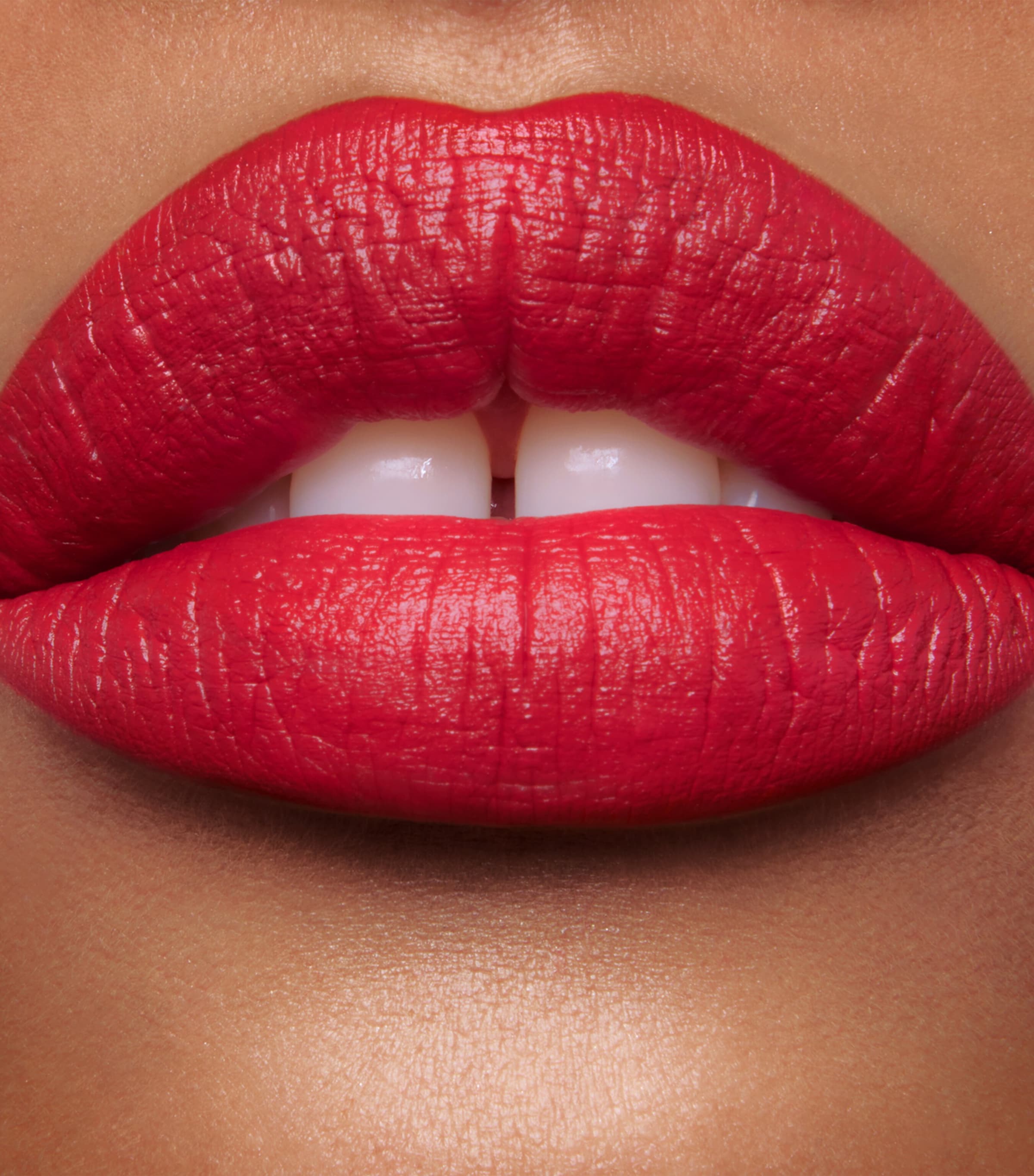 Charlotte Tilbury Hollywood Beauty Icon Matte Revolution Lipstick Hollywood Vixen Image 3