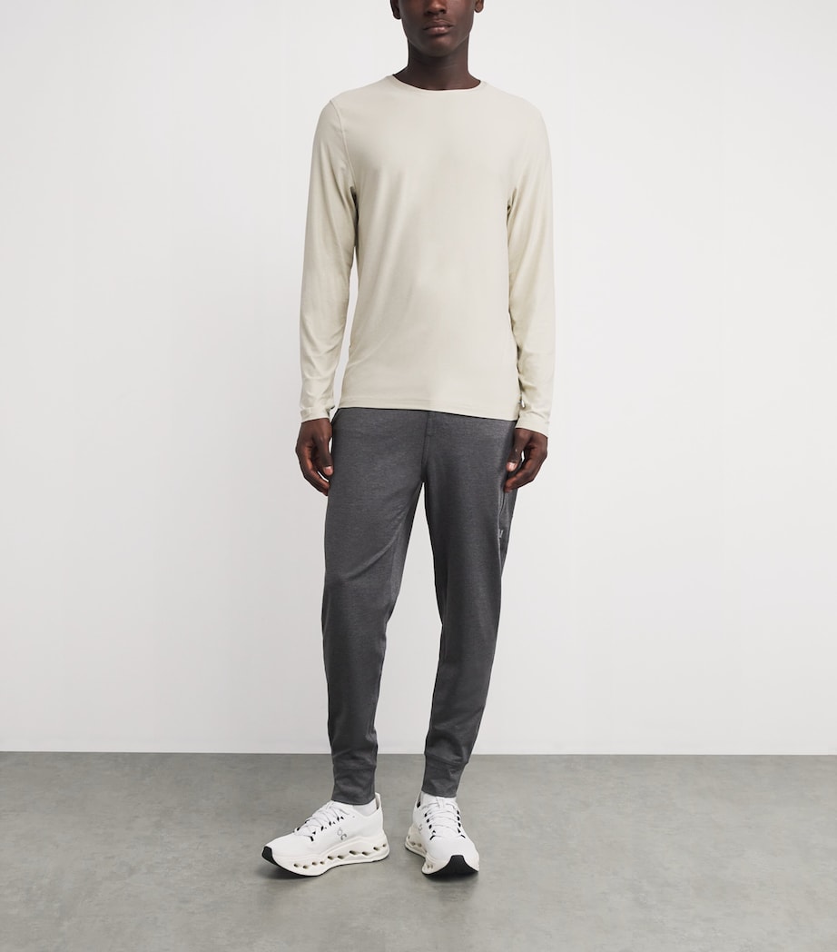 Strato Tech T-Shirt HMR-MUSHROOM HEATHER Image 2